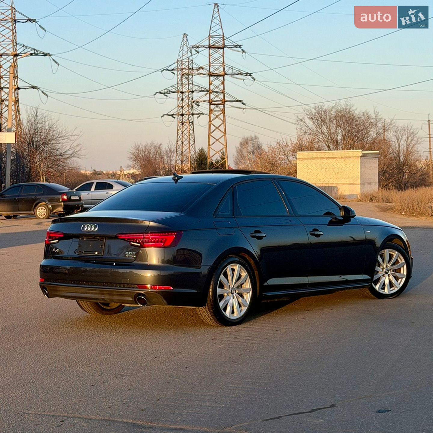 Audi A4 2017 VIN WAUDNAF4XJN003315 фото оголошення 6 з 22