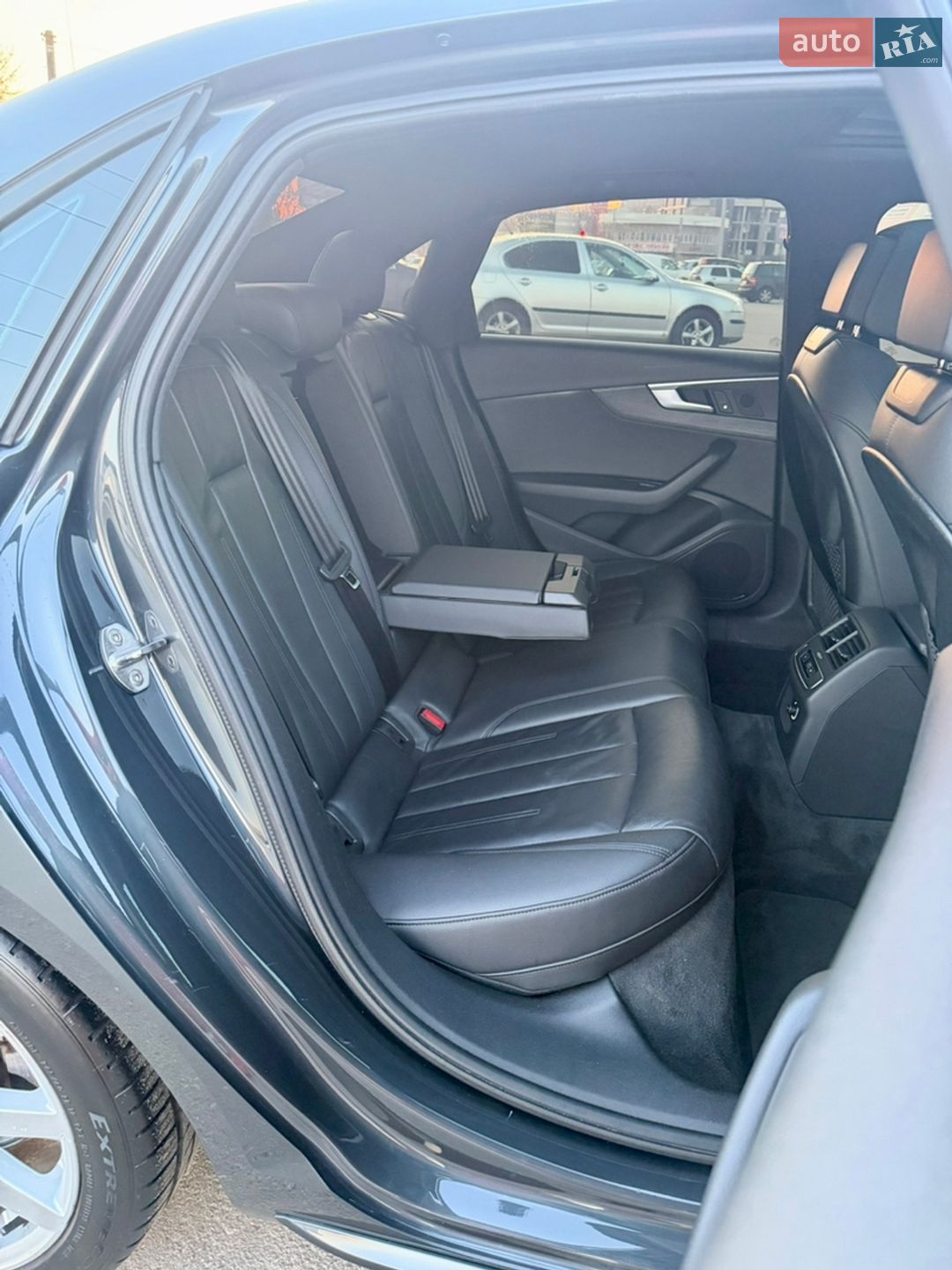 Audi A4 2017 VIN WAUDNAF4XJN003315 фото оголошення 11 з 22