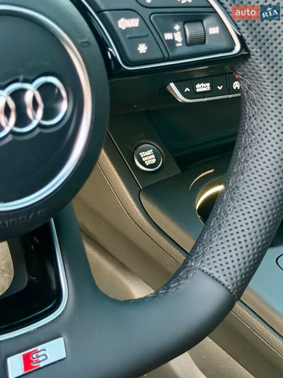 Audi A4 2017 VIN WAUDNAF4XJN003315 фото оголошення 19 з 22