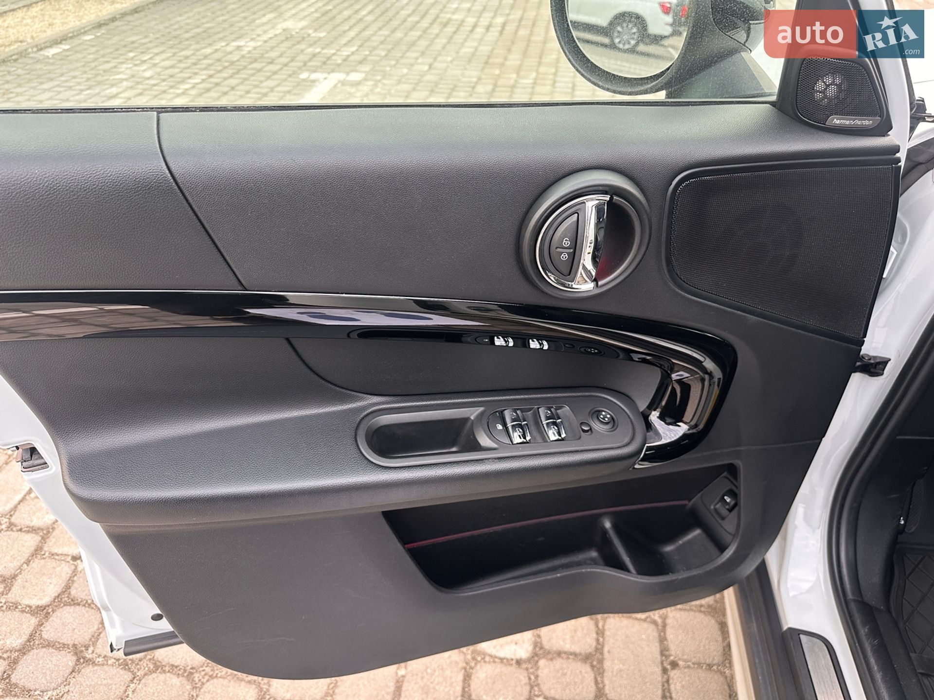 Mini Countryman 2018 VIN WMZYT5C5XK3G91377 фото оголошення 11 з 23