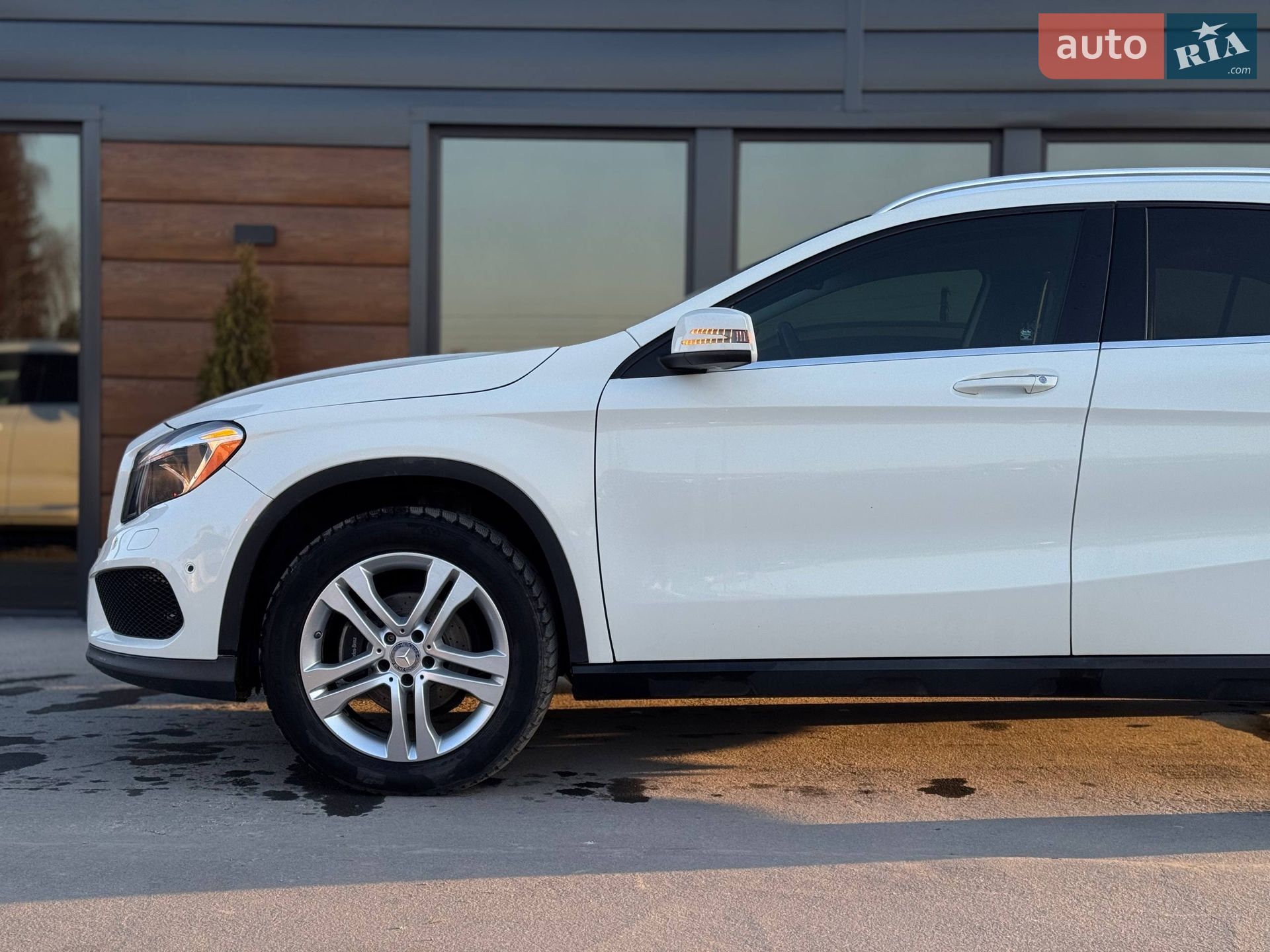 Mercedes-Benz GLA-Class 2015 VIN WDCTG4EB4FJ180722 фото оголошення 11 з 63