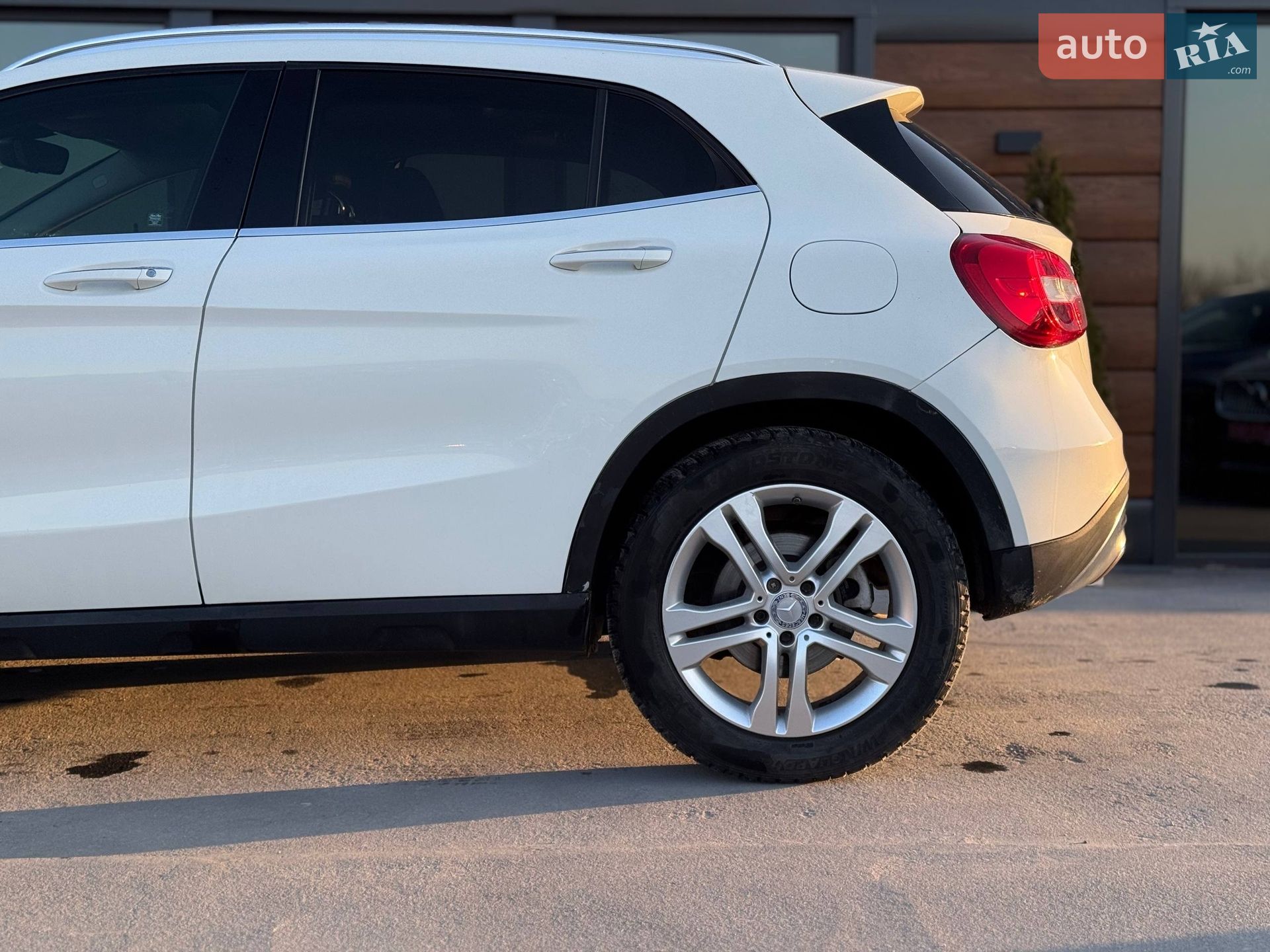 Mercedes-Benz GLA-Class 2015 VIN WDCTG4EB4FJ180722 фото оголошення 12 з 63