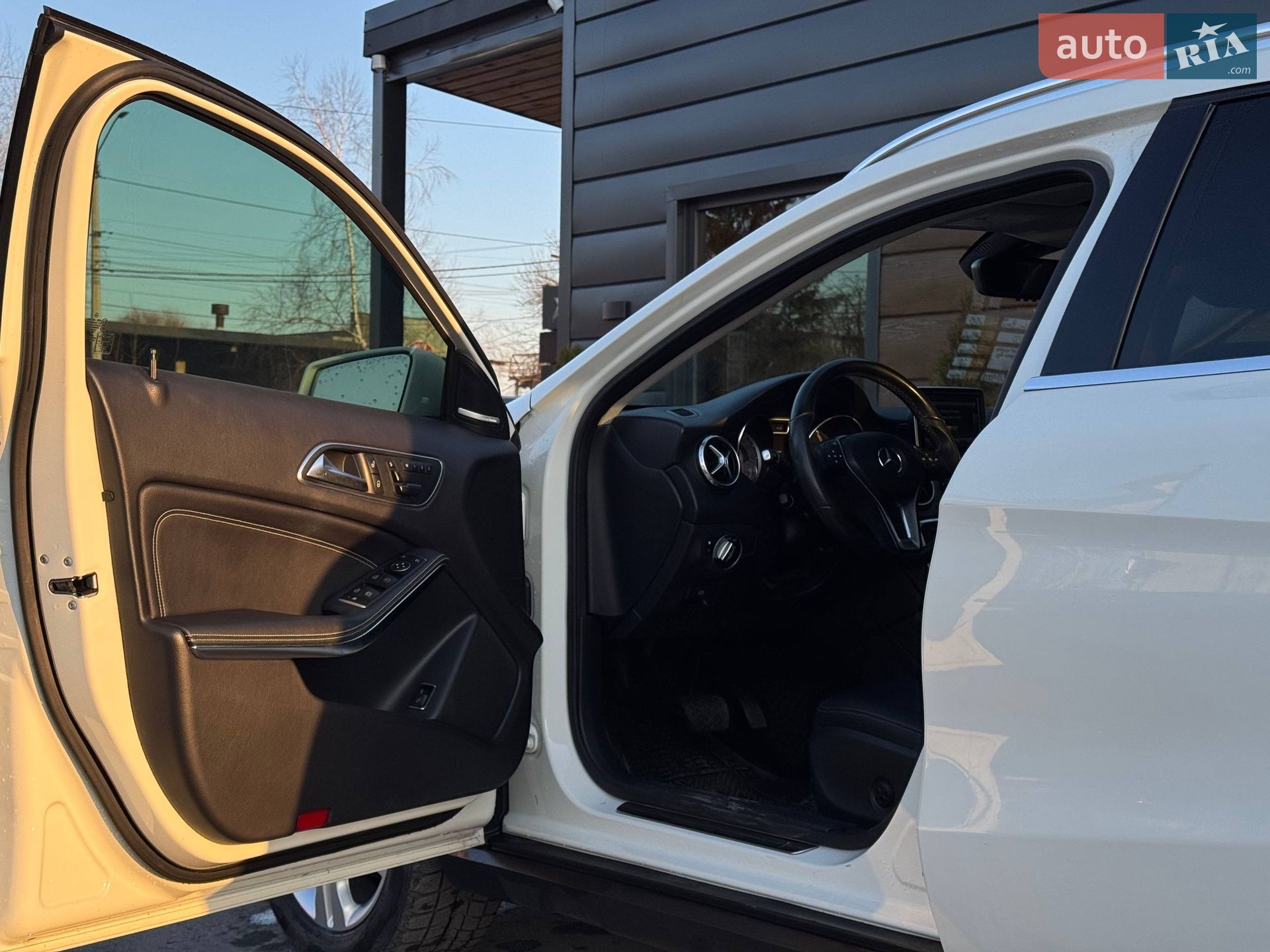 Mercedes-Benz GLA-Class 2015 VIN WDCTG4EB4FJ180722 фото оголошення 17 з 63