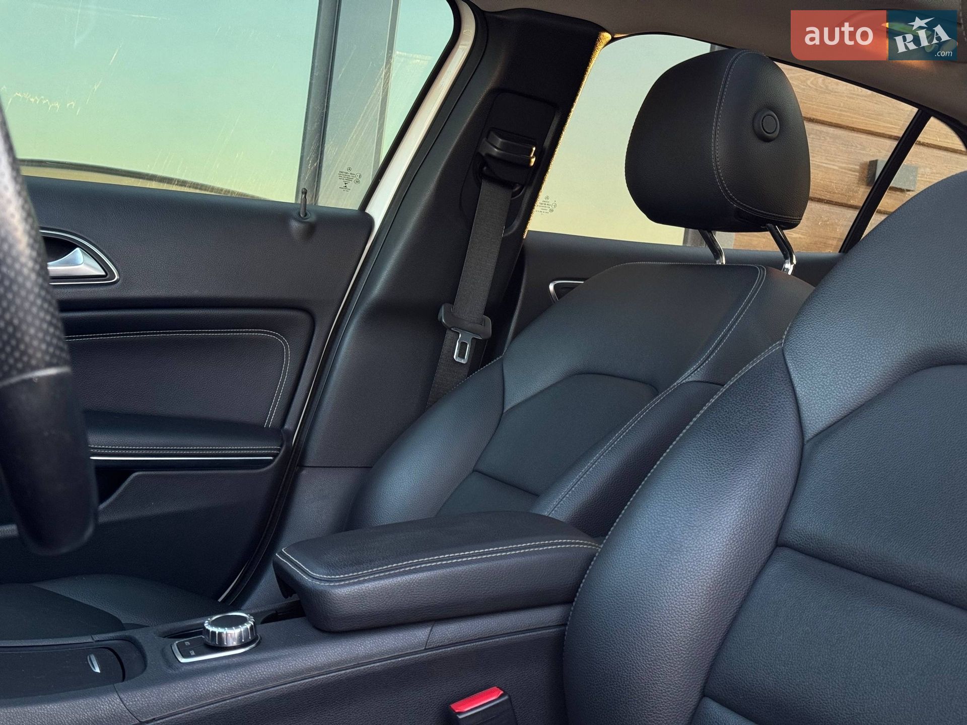 Mercedes-Benz GLA-Class 2015 VIN WDCTG4EB4FJ180722 фото оголошення 30 з 63