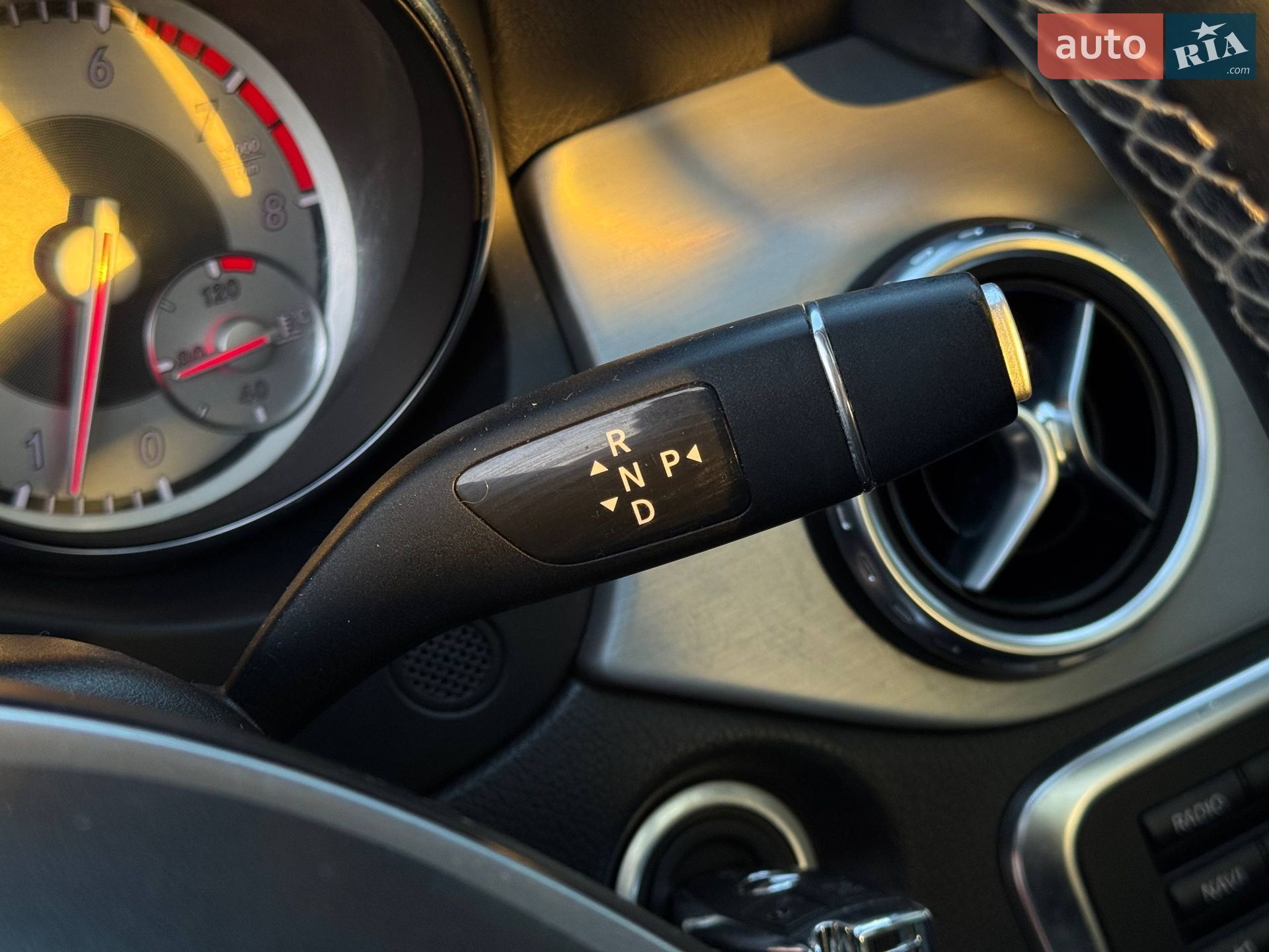 Mercedes-Benz GLA-Class 2015 VIN WDCTG4EB4FJ180722 фото оголошення 31 з 63