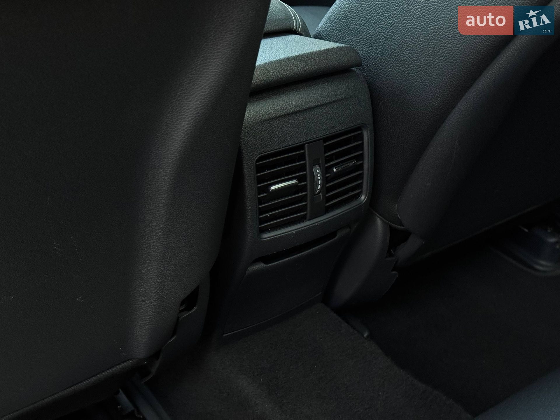 Mercedes-Benz GLA-Class 2015 VIN WDCTG4EB4FJ180722 фото оголошення 40 з 63