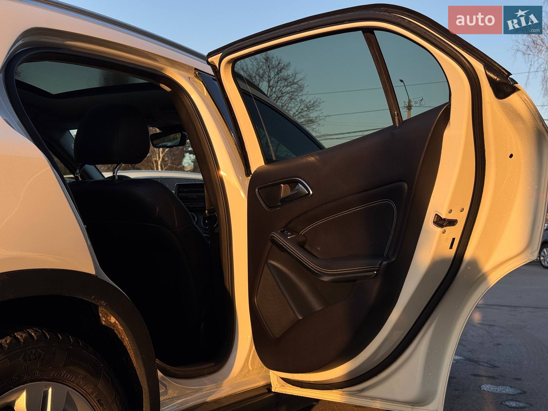 Mercedes-Benz GLA-Class 2015 VIN WDCTG4EB4FJ180722 фото оголошення 41 з 63