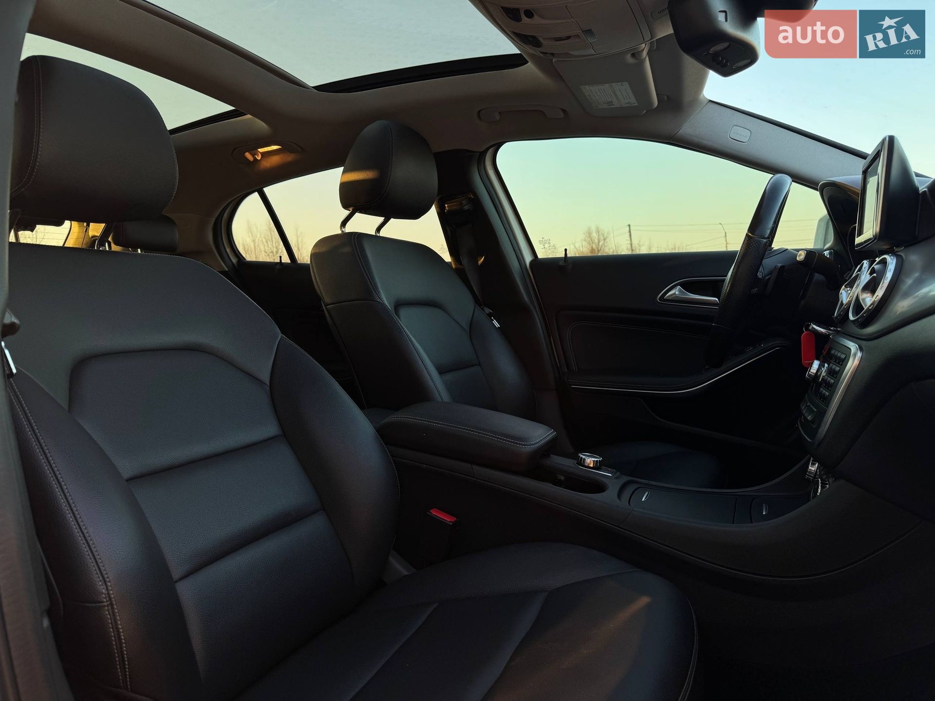 Mercedes-Benz GLA-Class 2015 VIN WDCTG4EB4FJ180722 фото оголошення 55 з 63