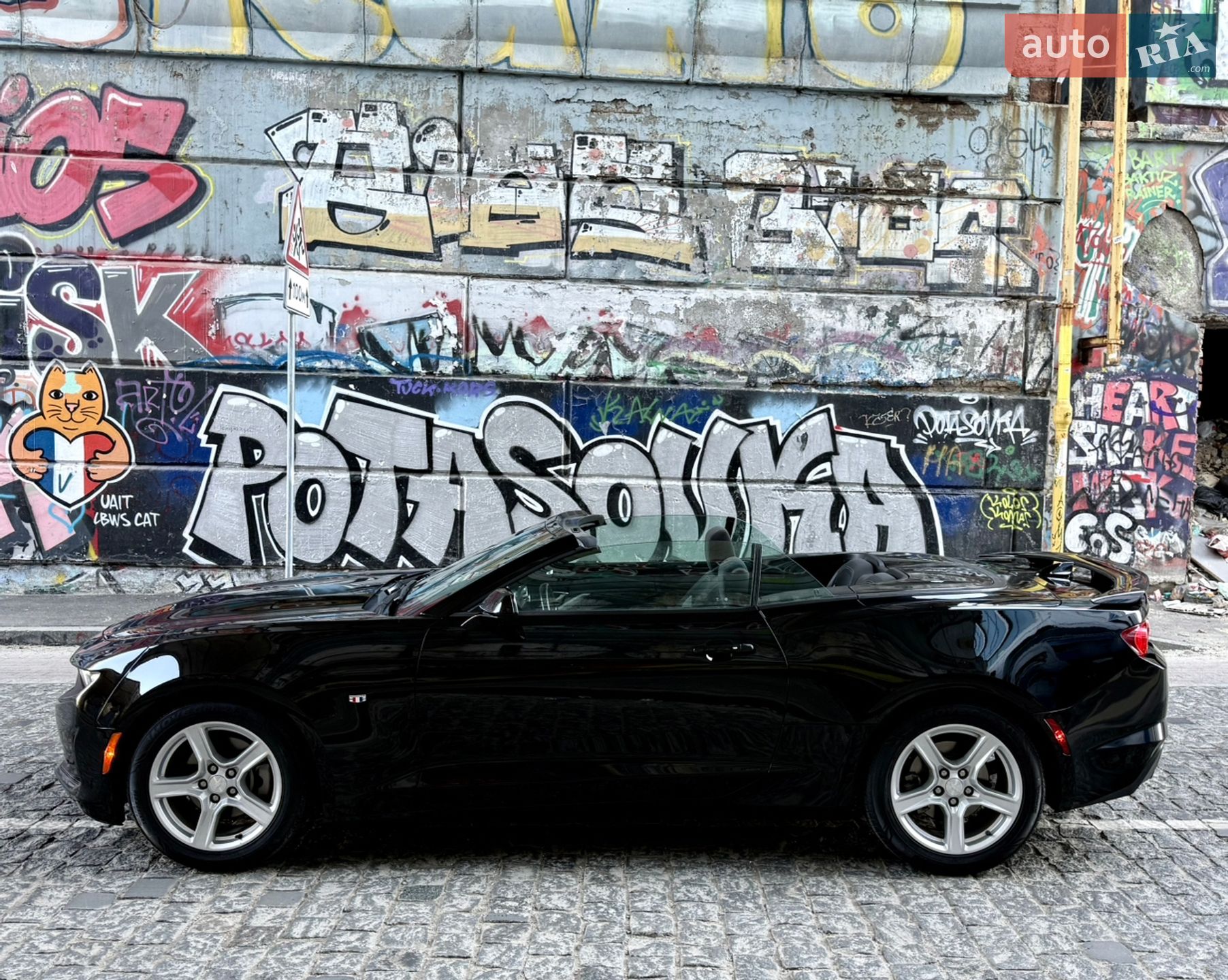 CHEVROLET CAMARO 2019 VIN 1G1FB3DS8K0142237 фото оголошення 2 з 108
