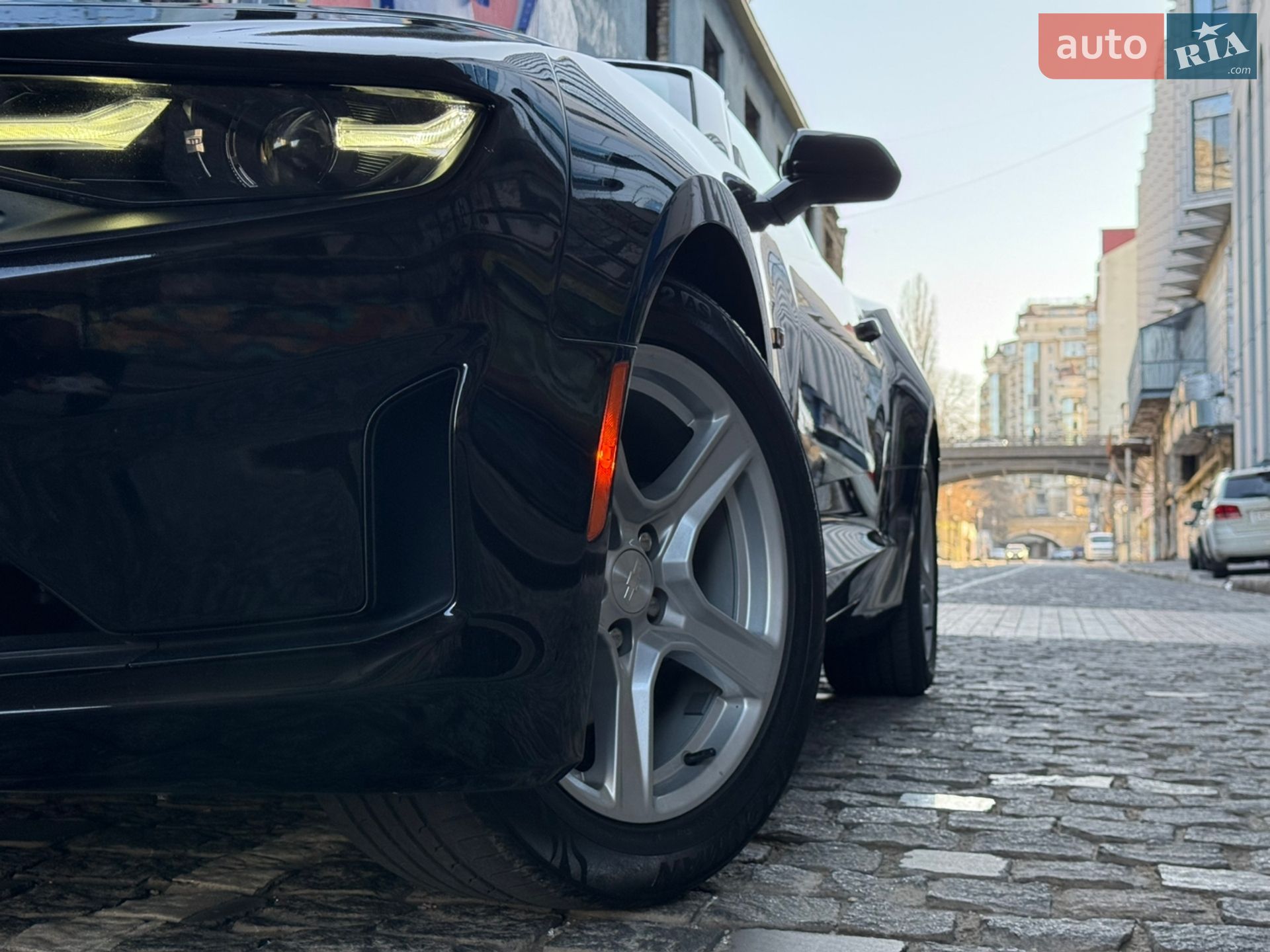 CHEVROLET CAMARO 2019 VIN 1G1FB3DS8K0142237 фото оголошення 19 з 108