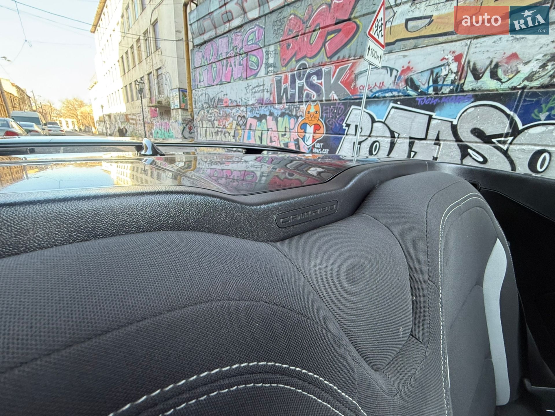 CHEVROLET CAMARO 2019 VIN 1G1FB3DS8K0142237 фото оголошення 62 з 108