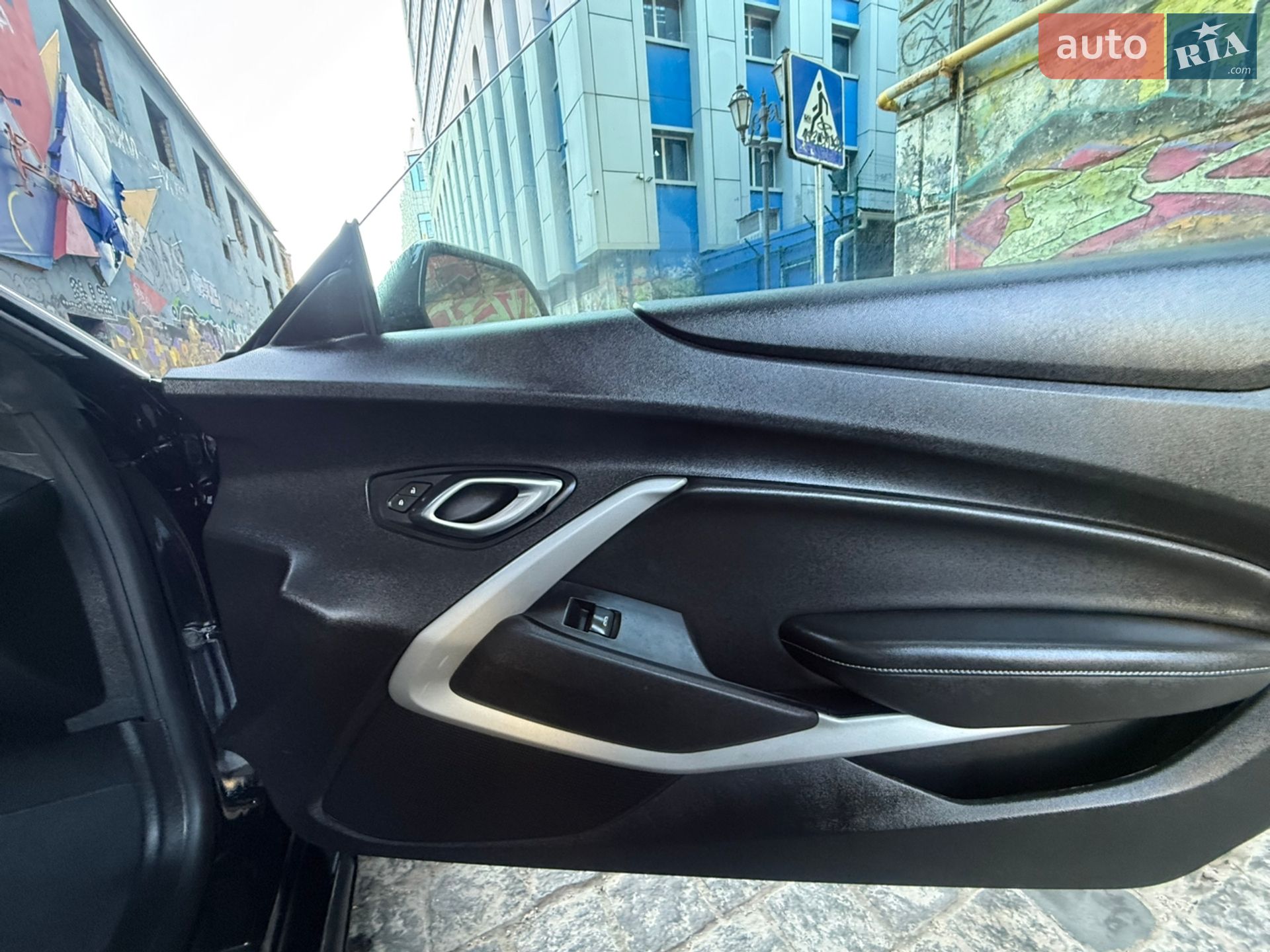 CHEVROLET CAMARO 2019 VIN 1G1FB3DS8K0142237 фото оголошення 66 з 108