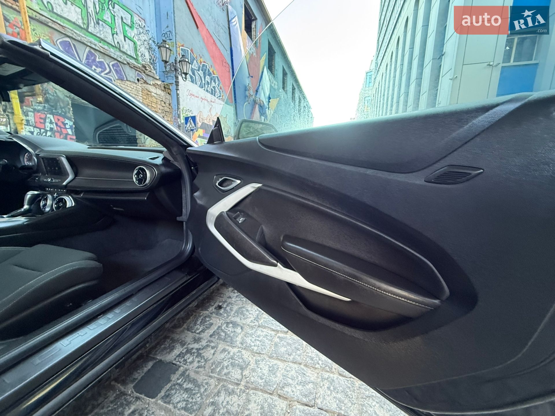 CHEVROLET CAMARO 2019 VIN 1G1FB3DS8K0142237 фото оголошення 67 з 108