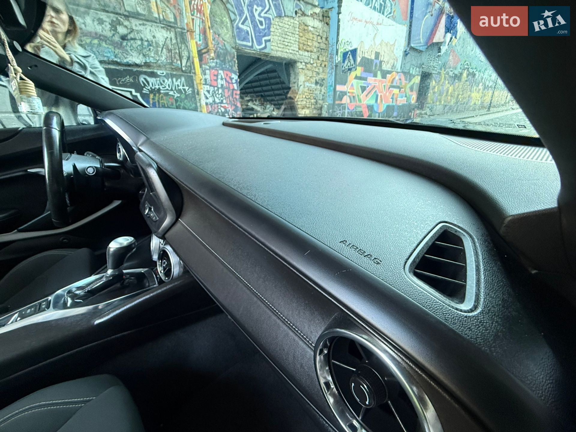 CHEVROLET CAMARO 2019 VIN 1G1FB3DS8K0142237 фото оголошення 70 з 108