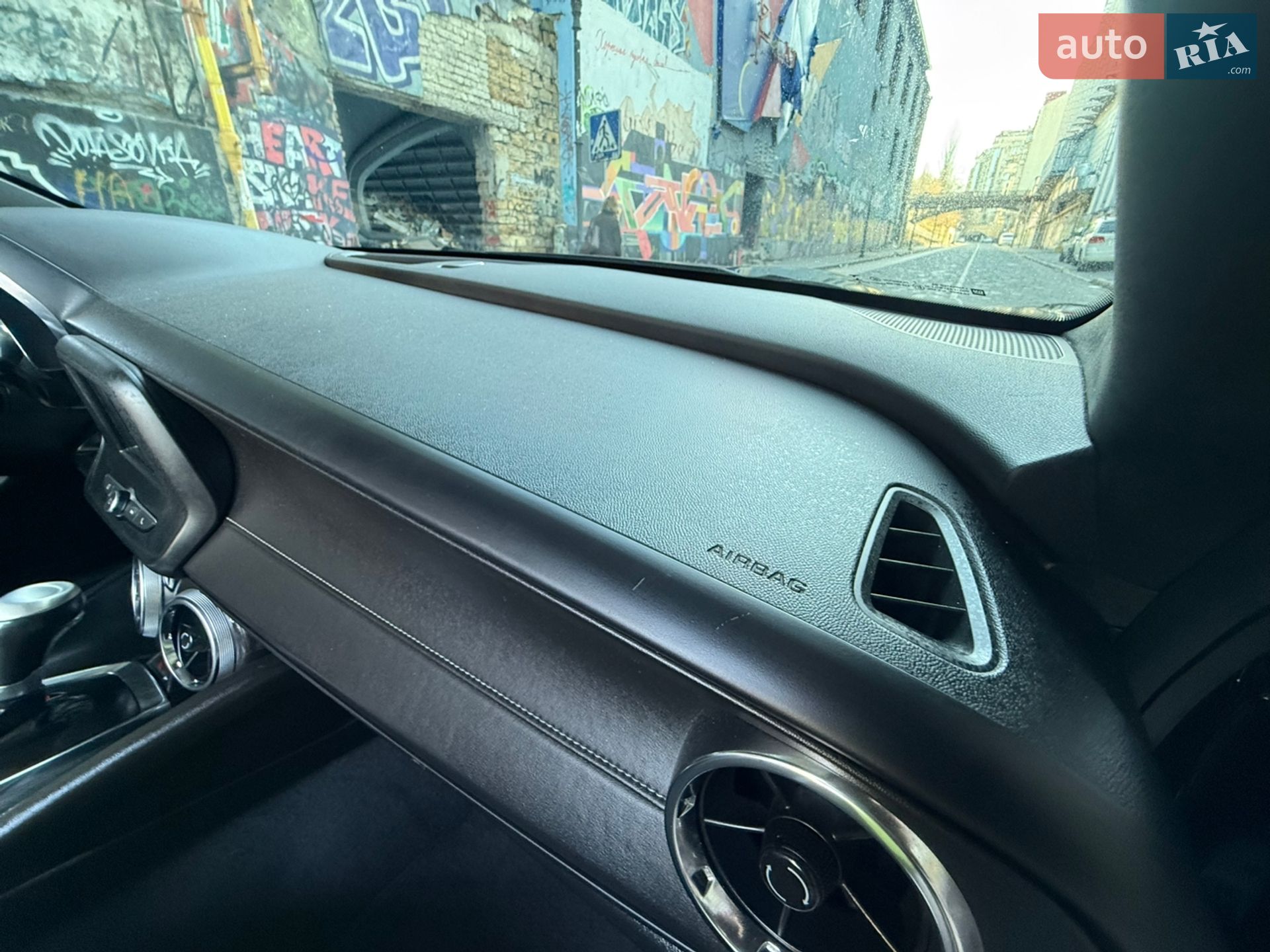 CHEVROLET CAMARO 2019 VIN 1G1FB3DS8K0142237 фото оголошення 71 з 108