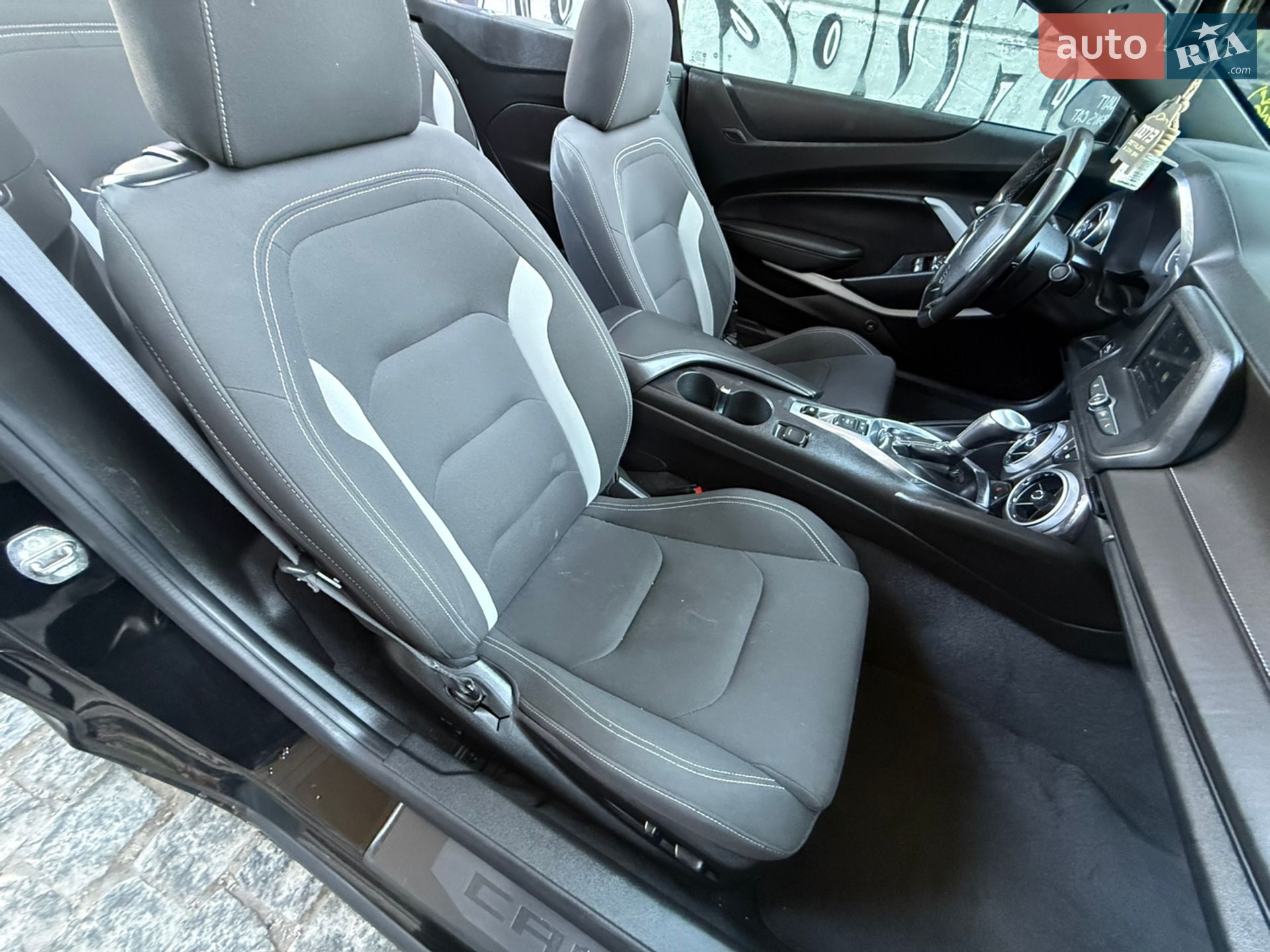 CHEVROLET CAMARO 2019 VIN 1G1FB3DS8K0142237 фото оголошення 75 з 108