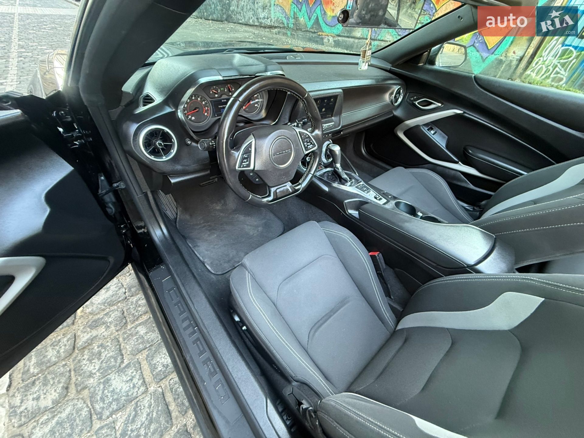 CHEVROLET CAMARO 2019 VIN 1G1FB3DS8K0142237 фото оголошення 80 з 108