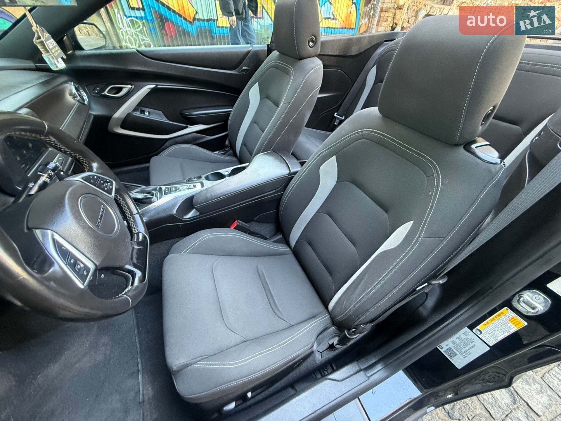 CHEVROLET CAMARO 2019 VIN 1G1FB3DS8K0142237 фото оголошення 81 з 108