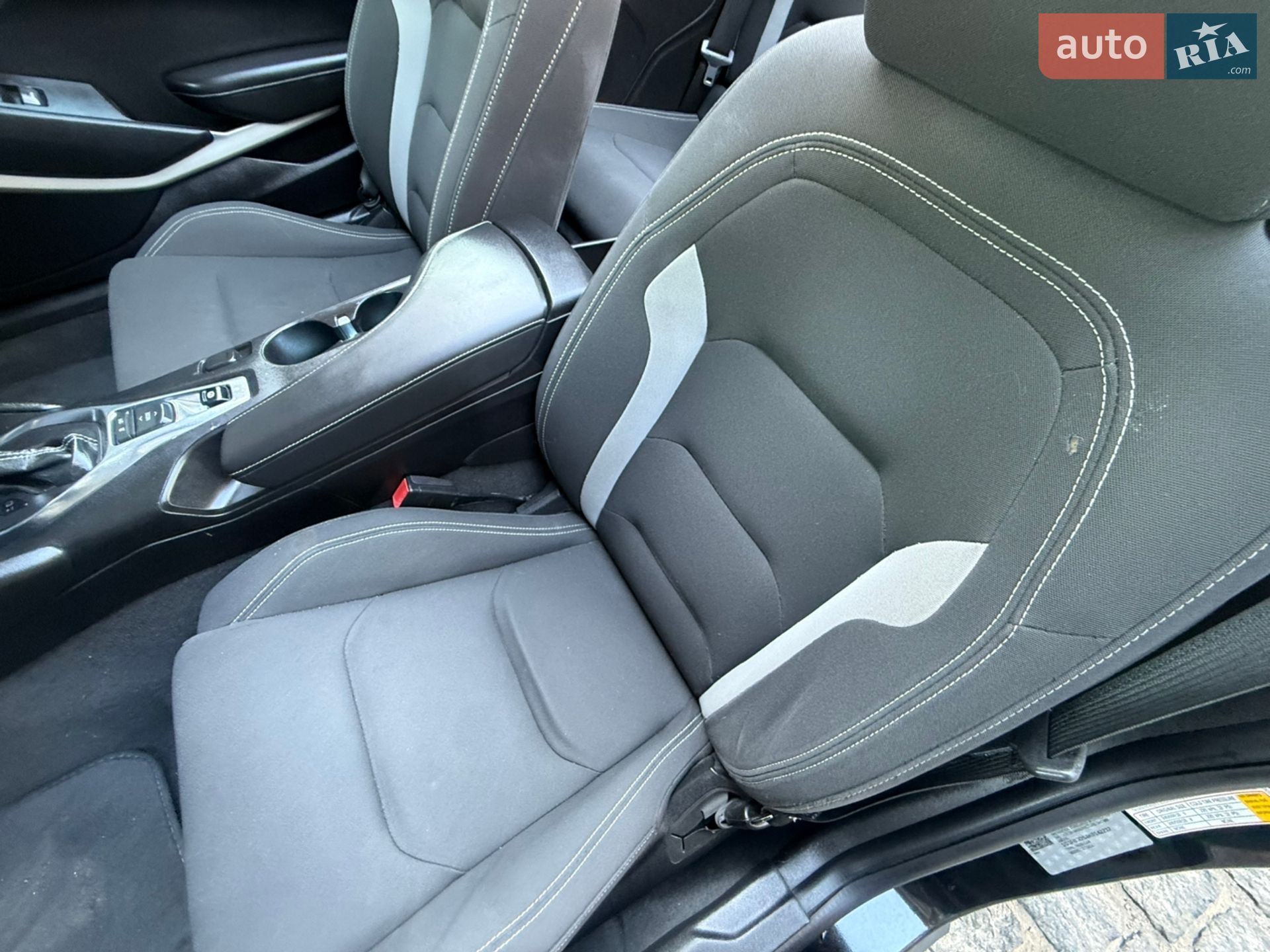 CHEVROLET CAMARO 2019 VIN 1G1FB3DS8K0142237 фото оголошення 82 з 108