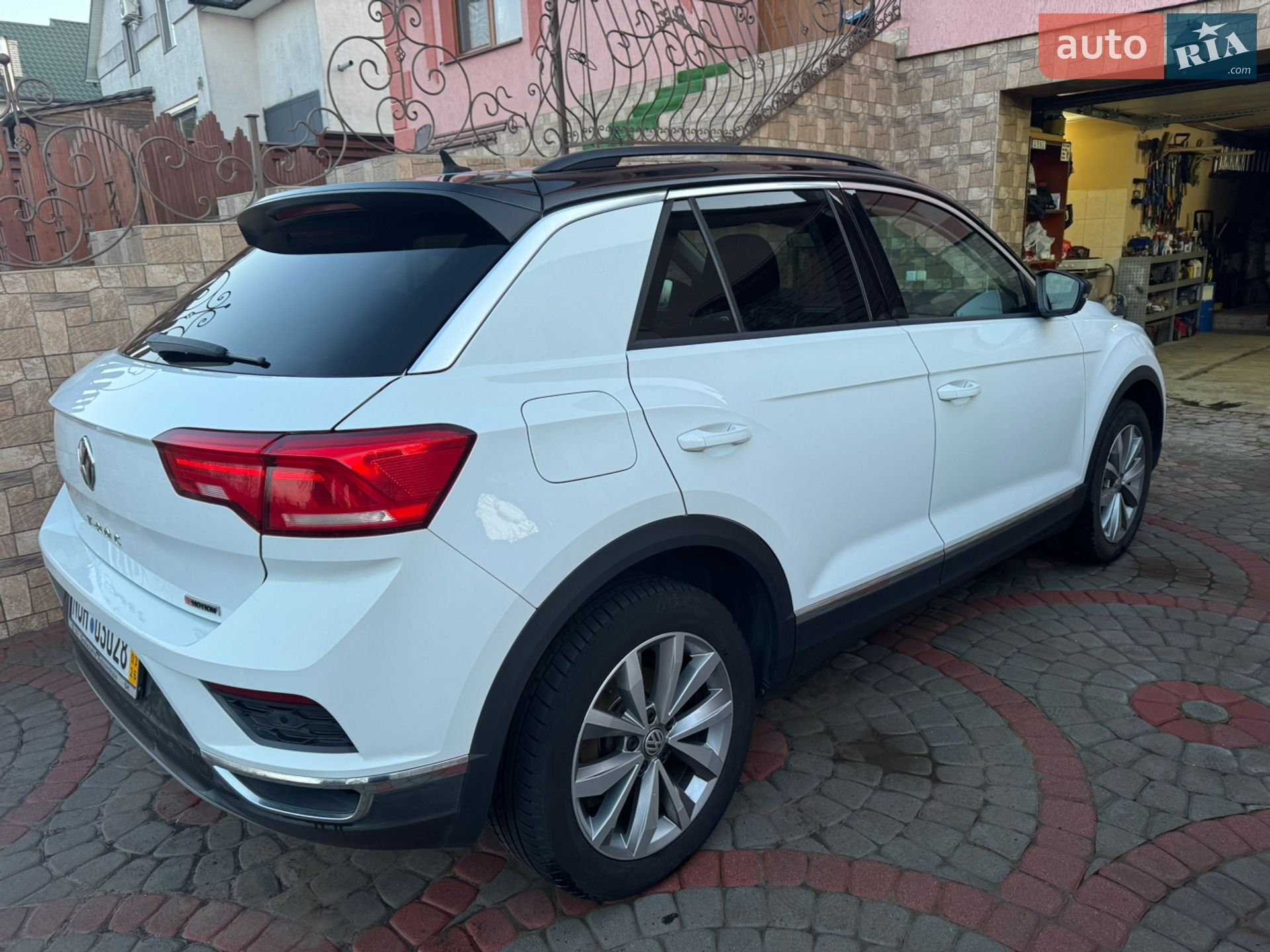 VOLKSWAGEN T-ROC 2018 VIN WVGZZZA1ZJV078341 фото оголошення 4 з 40