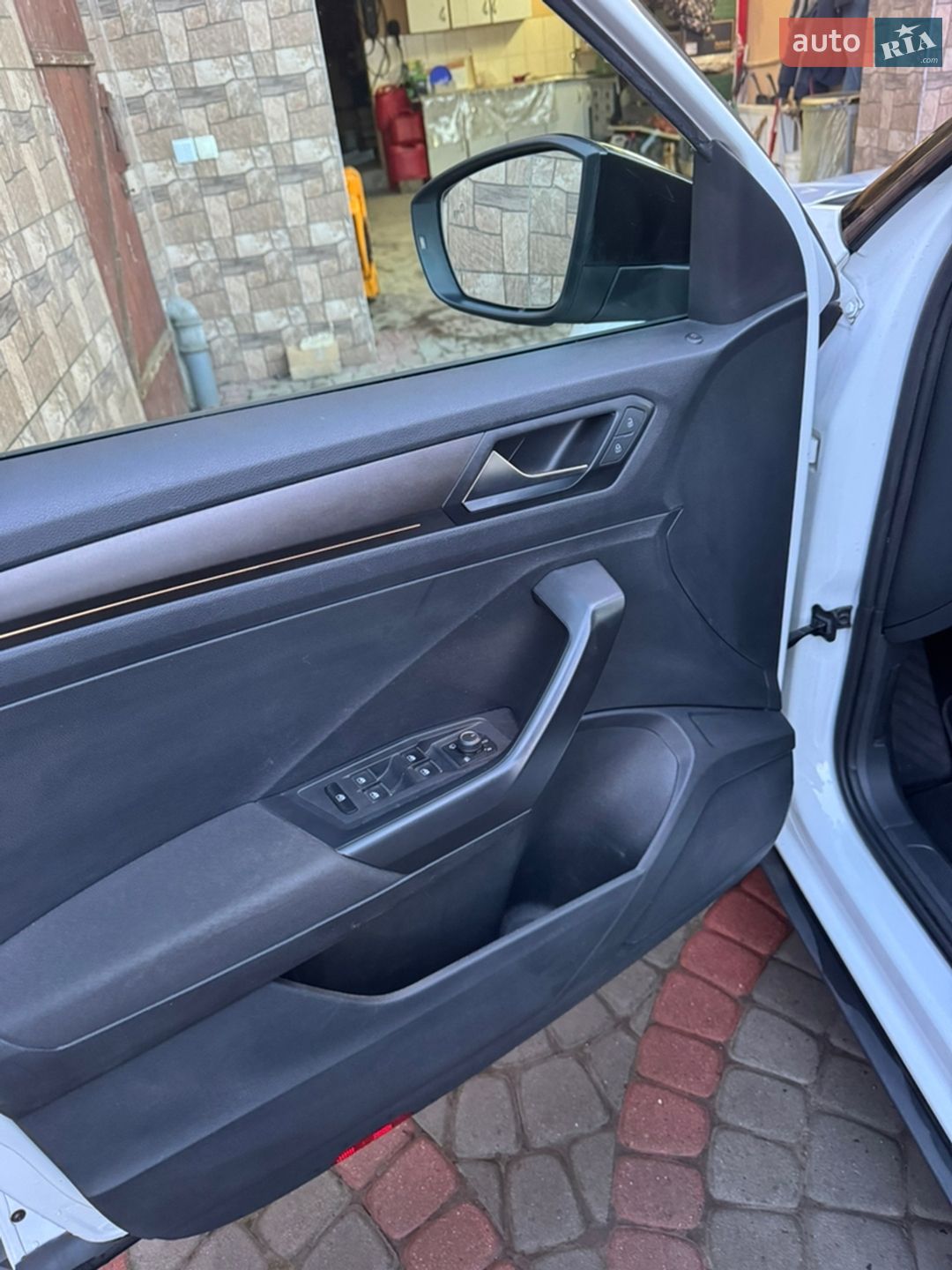 VOLKSWAGEN T-ROC 2018 VIN WVGZZZA1ZJV078341 фото оголошення 16 з 40