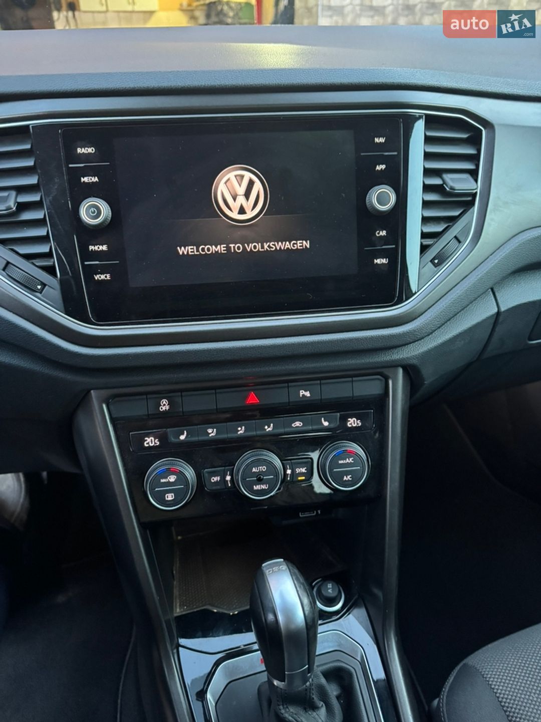 VOLKSWAGEN T-ROC 2018 VIN WVGZZZA1ZJV078341 фото оголошення 17 з 40