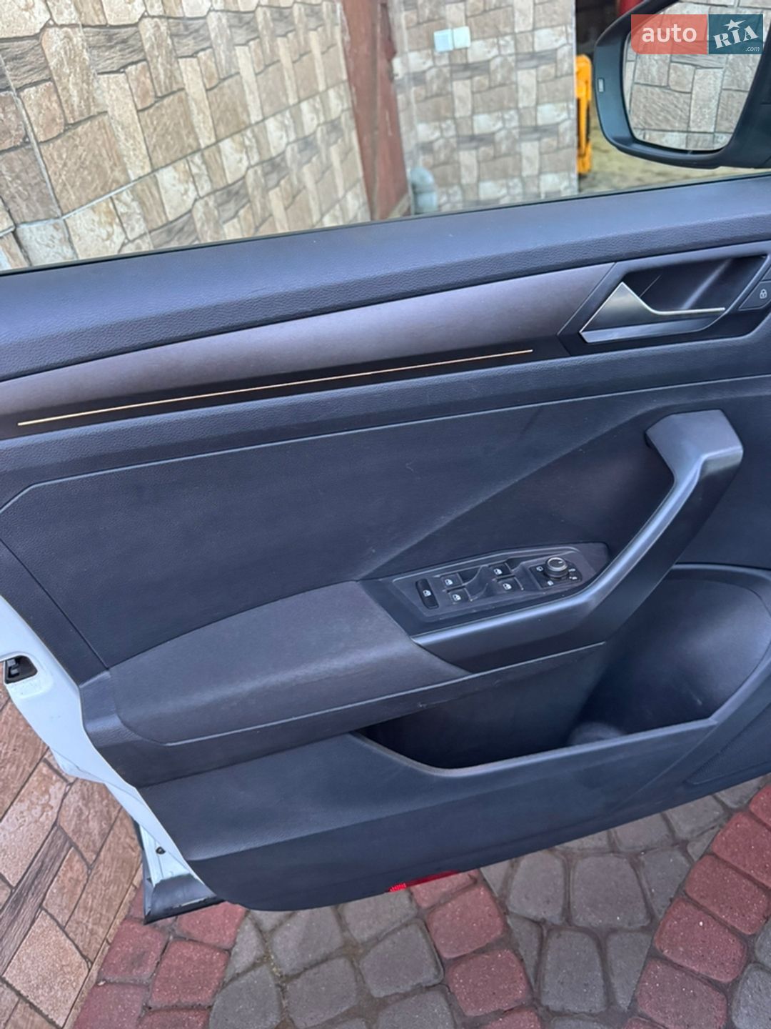 VOLKSWAGEN T-ROC 2018 VIN WVGZZZA1ZJV078341 фото оголошення 18 з 40