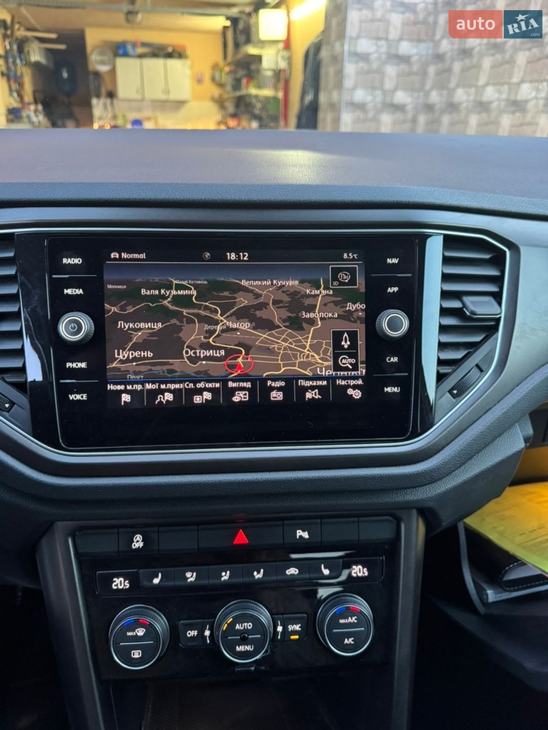 VOLKSWAGEN T-ROC 2018 VIN WVGZZZA1ZJV078341 фото оголошення 25 з 40