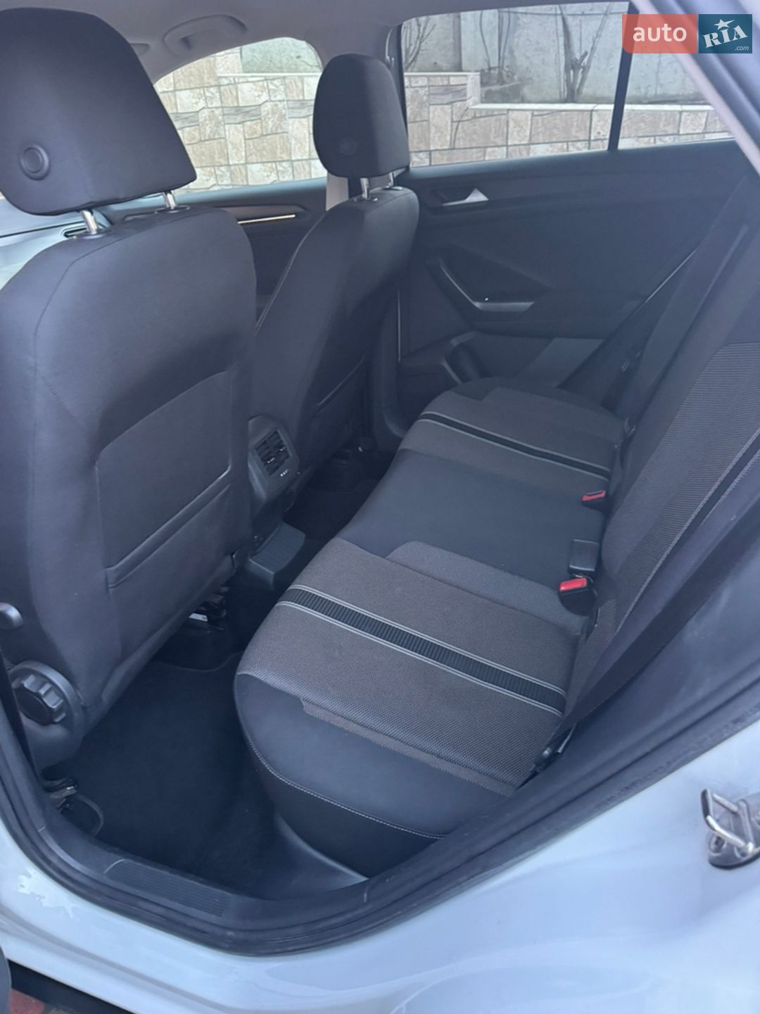 VOLKSWAGEN T-ROC 2018 VIN WVGZZZA1ZJV078341 фото оголошення 30 з 40