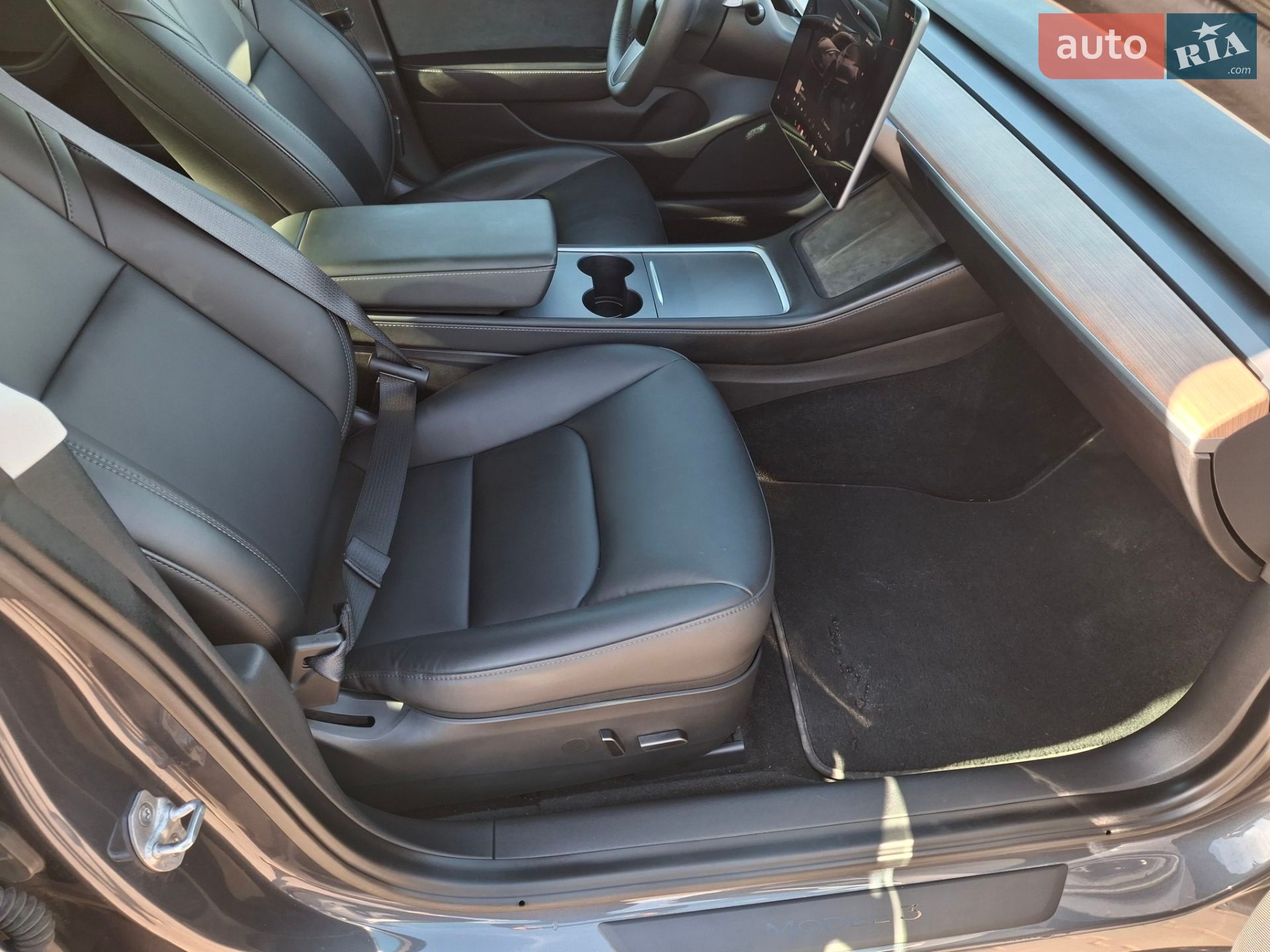 Tesla Model 3 2022 VIN LRW3E7EK9NC509685 фото оголошення 25 з 52