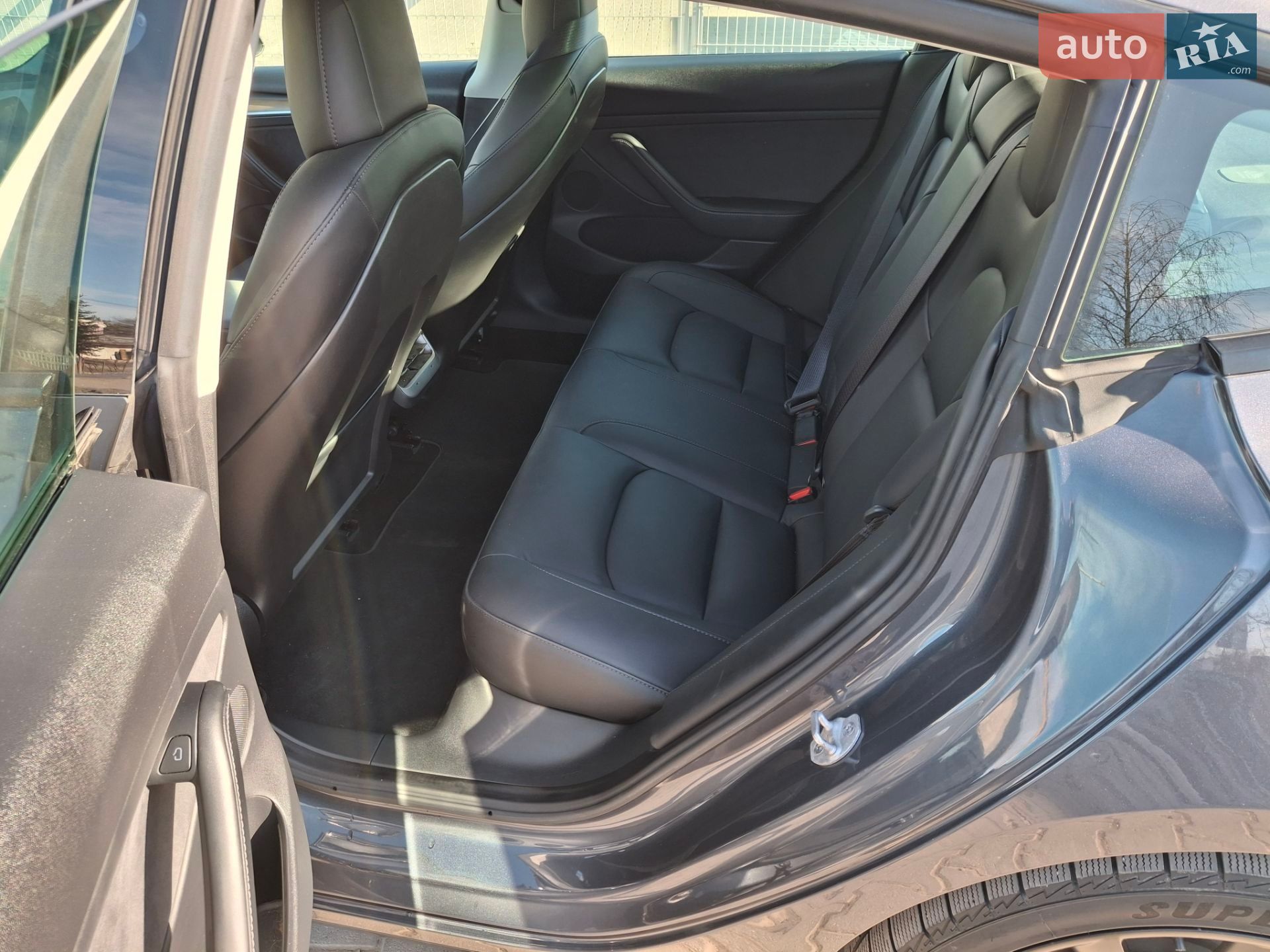 Tesla Model 3 2022 VIN LRW3E7EK9NC509685 фото оголошення 41 з 52
