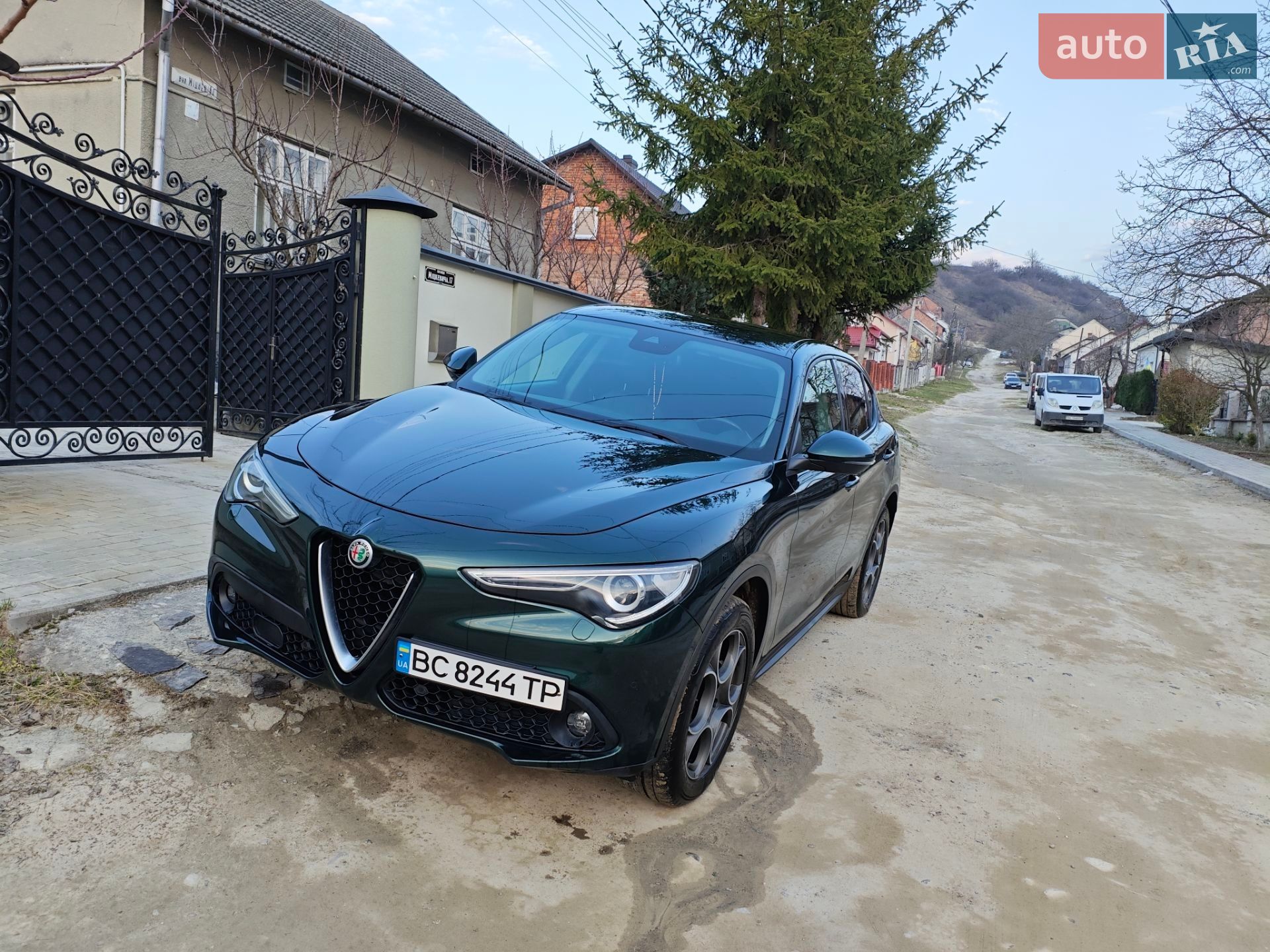 Alfa Romeo Stelvio 2018 VIN ZARFAHBUXJ7C10841 фото оголошення 18 з 36