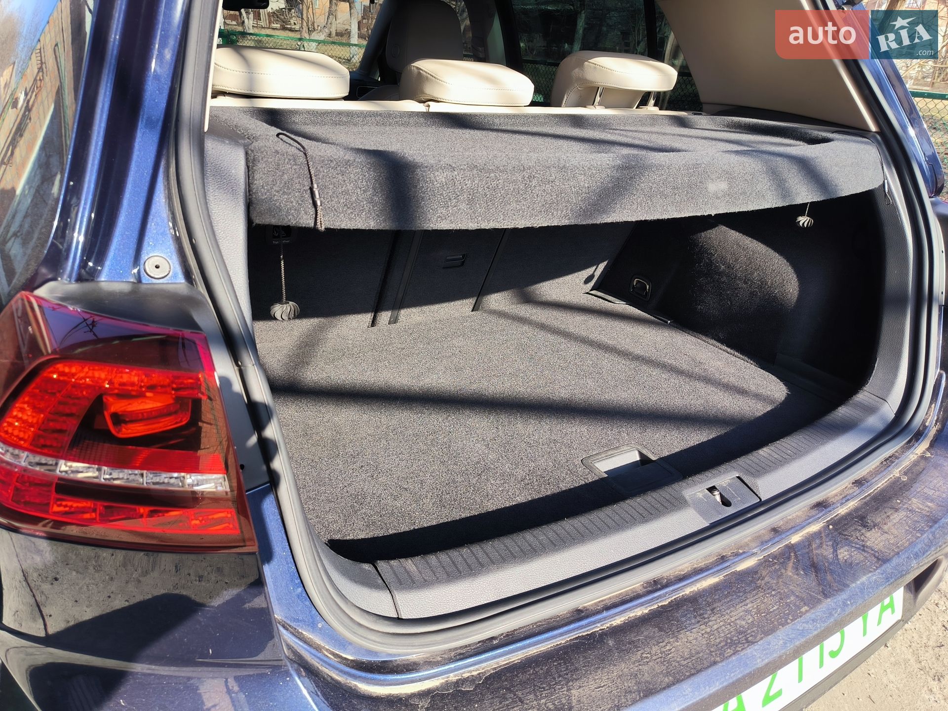 Volkswagen e-Golf 2014 VIN WVWZZZAUZFW905591 фото оголошення 12 з 21