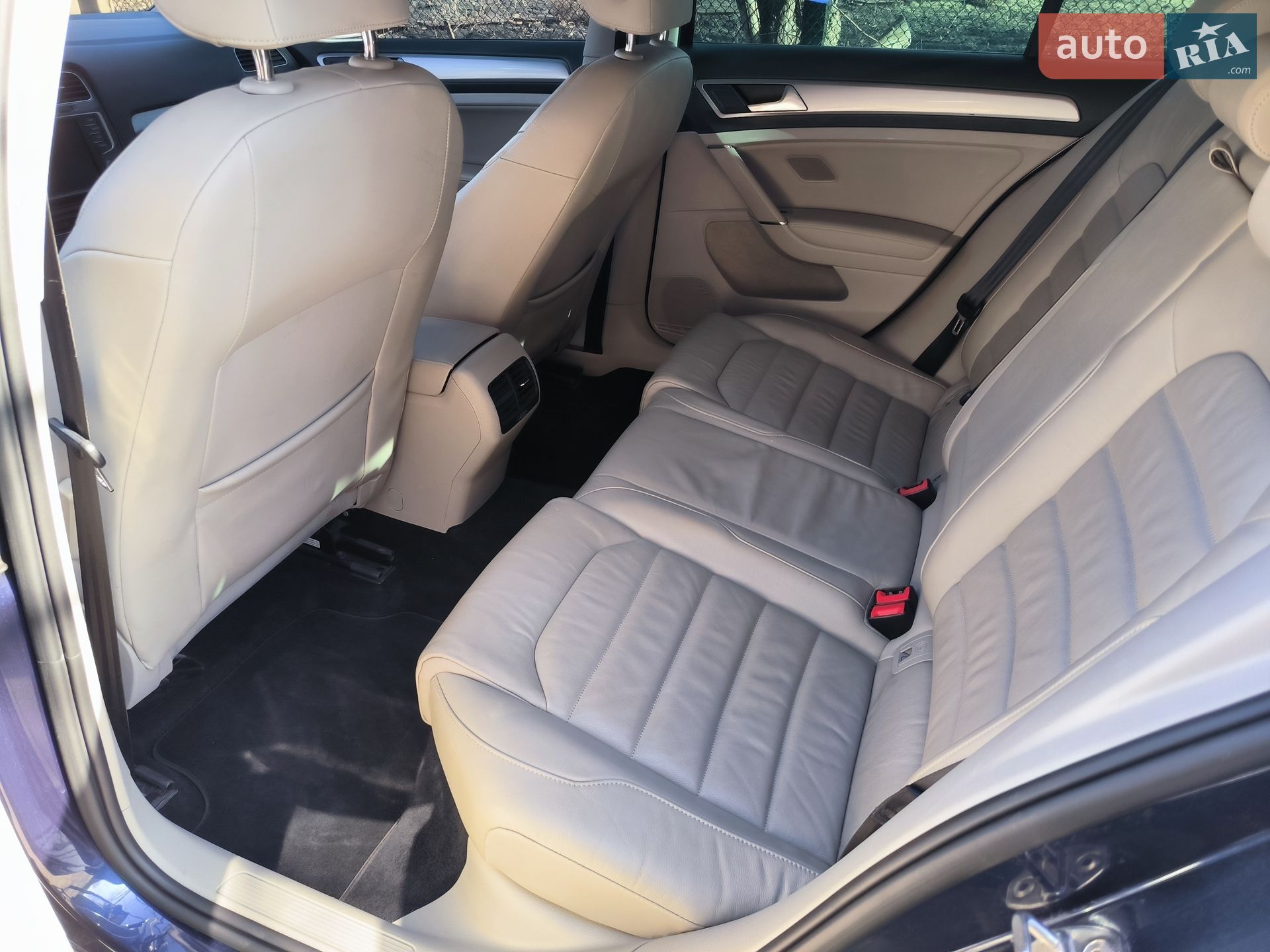 Volkswagen e-Golf 2014 VIN WVWZZZAUZFW905591 фото оголошення 15 з 21