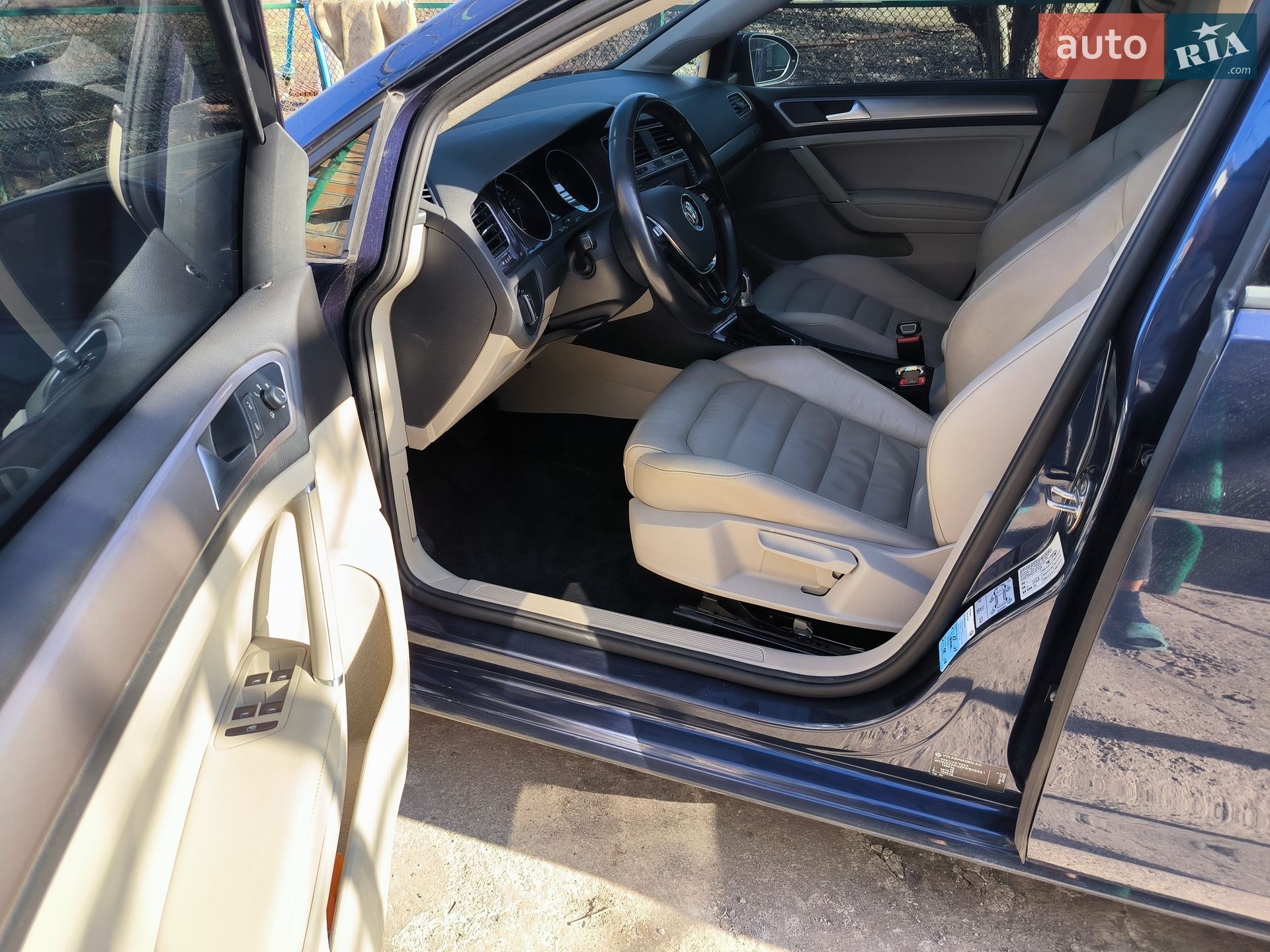 Volkswagen e-Golf 2014 VIN WVWZZZAUZFW905591 фото оголошення 16 з 21