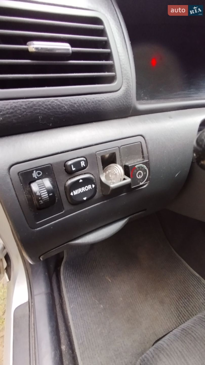 Toyota Corolla 2004 VIN NMTBZ28EX0R075052 фото оголошення 13 з 19