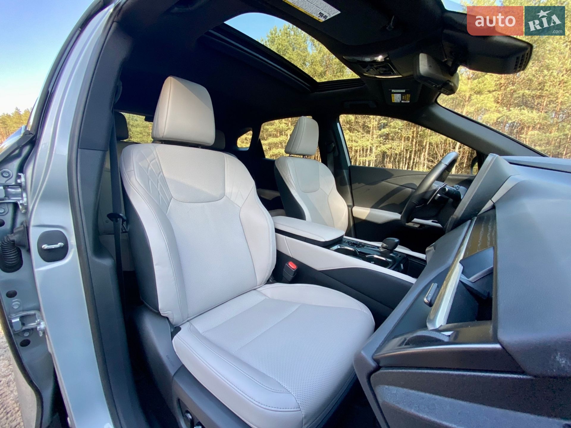 Lexus RX 2023 VIN 2T2BBMCA9PC017373 фото оголошення 9 з 56