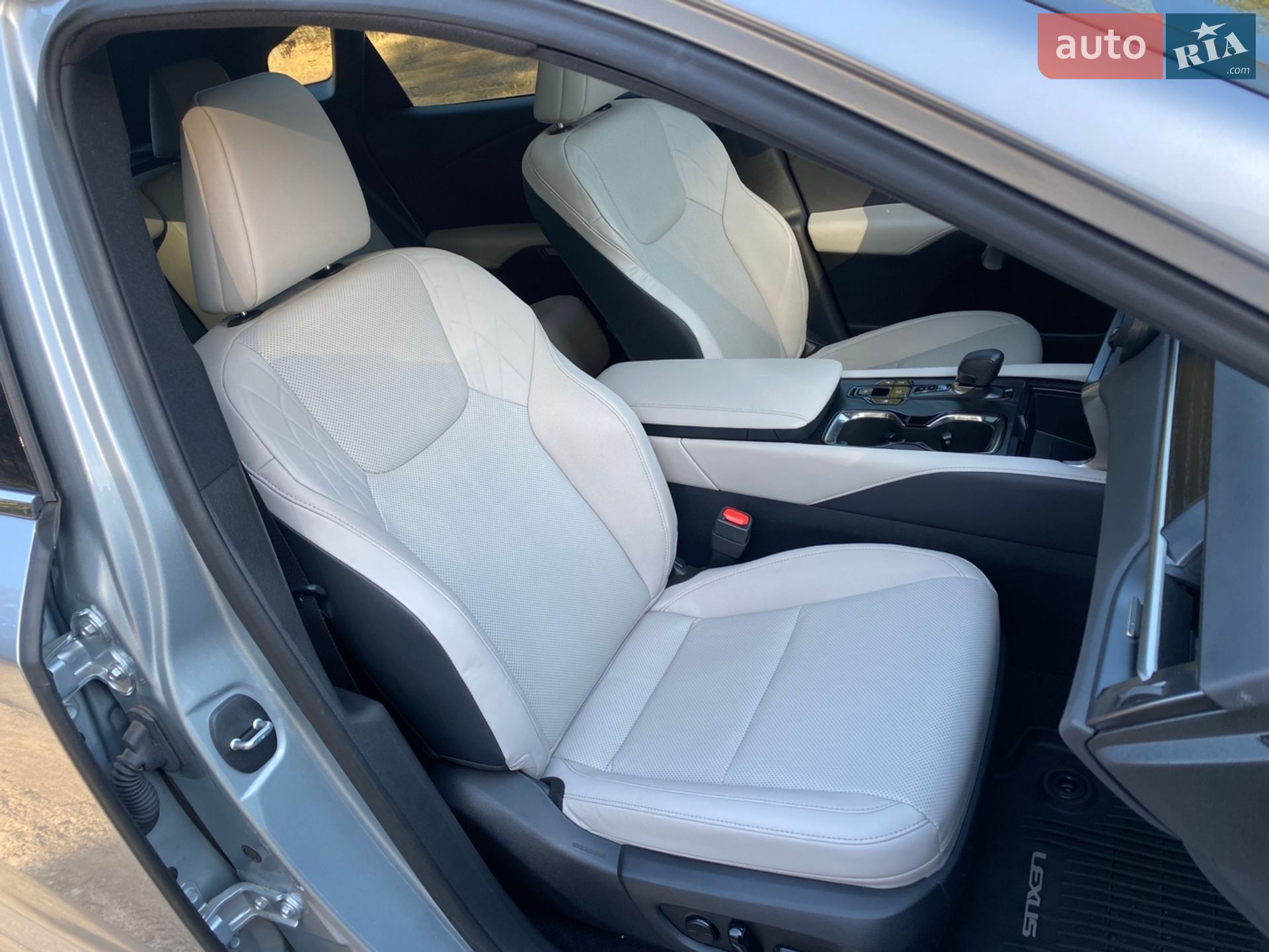 Lexus RX 2023 VIN 2T2BBMCA9PC017373 фото оголошення 10 з 56