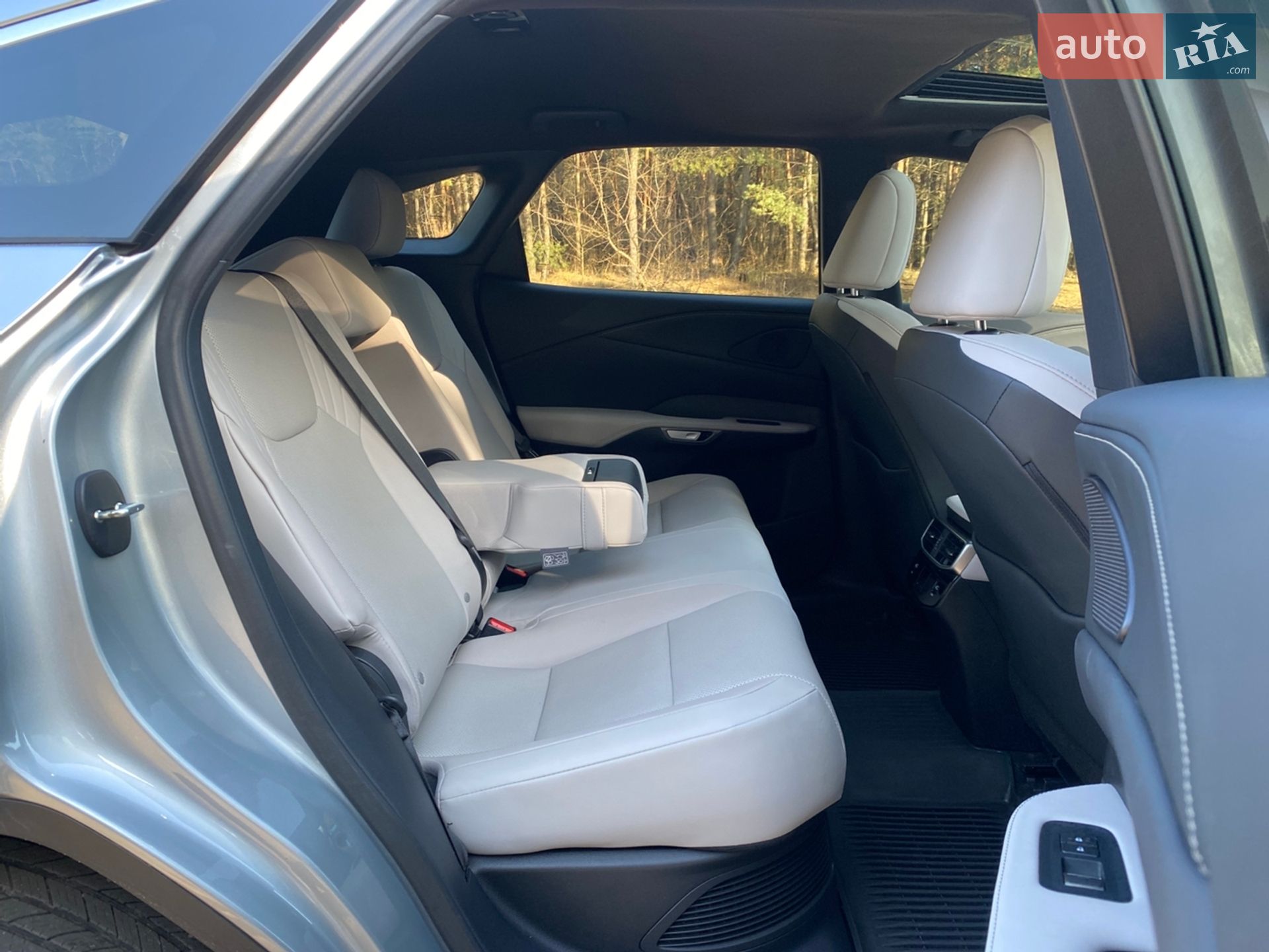 Lexus RX 2023 VIN 2T2BBMCA9PC017373 фото оголошення 15 з 56