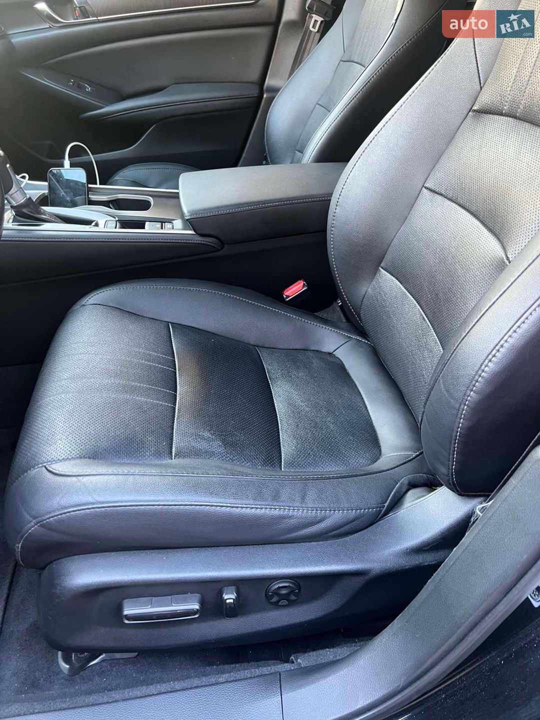 Honda Accord 2020 VIN 1HGCV1F55LA064719 фото оголошення 9 з 13