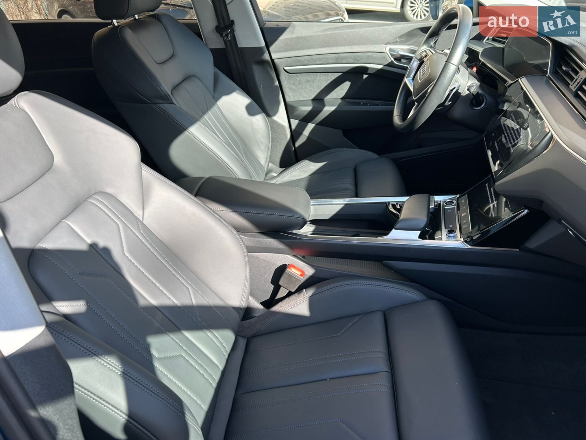 Audi e-tron 2022 VIN WAUZZZGE4PB012828 фото оголошення 27 з 32