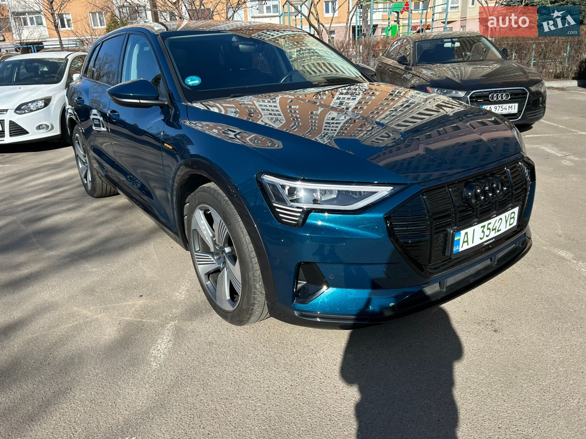 Audi e-tron 2022 VIN WAUZZZGE4PB012828 фото оголошення 3 з 32