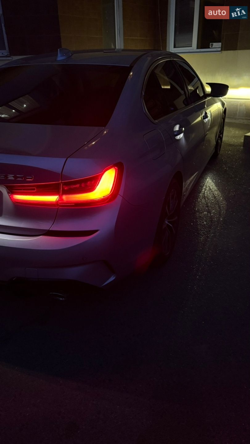 BMW 3 Series 2019 VIN WBA5V5103KAJ58832 фото оголошення 10 з 13