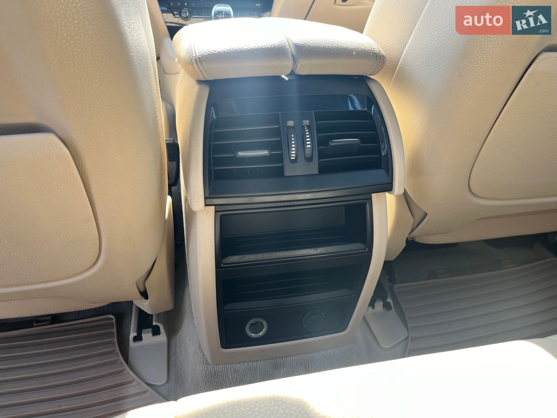 BMW X6 2016 VIN WBAKU210100R61999 фото оголошення 27 з 37