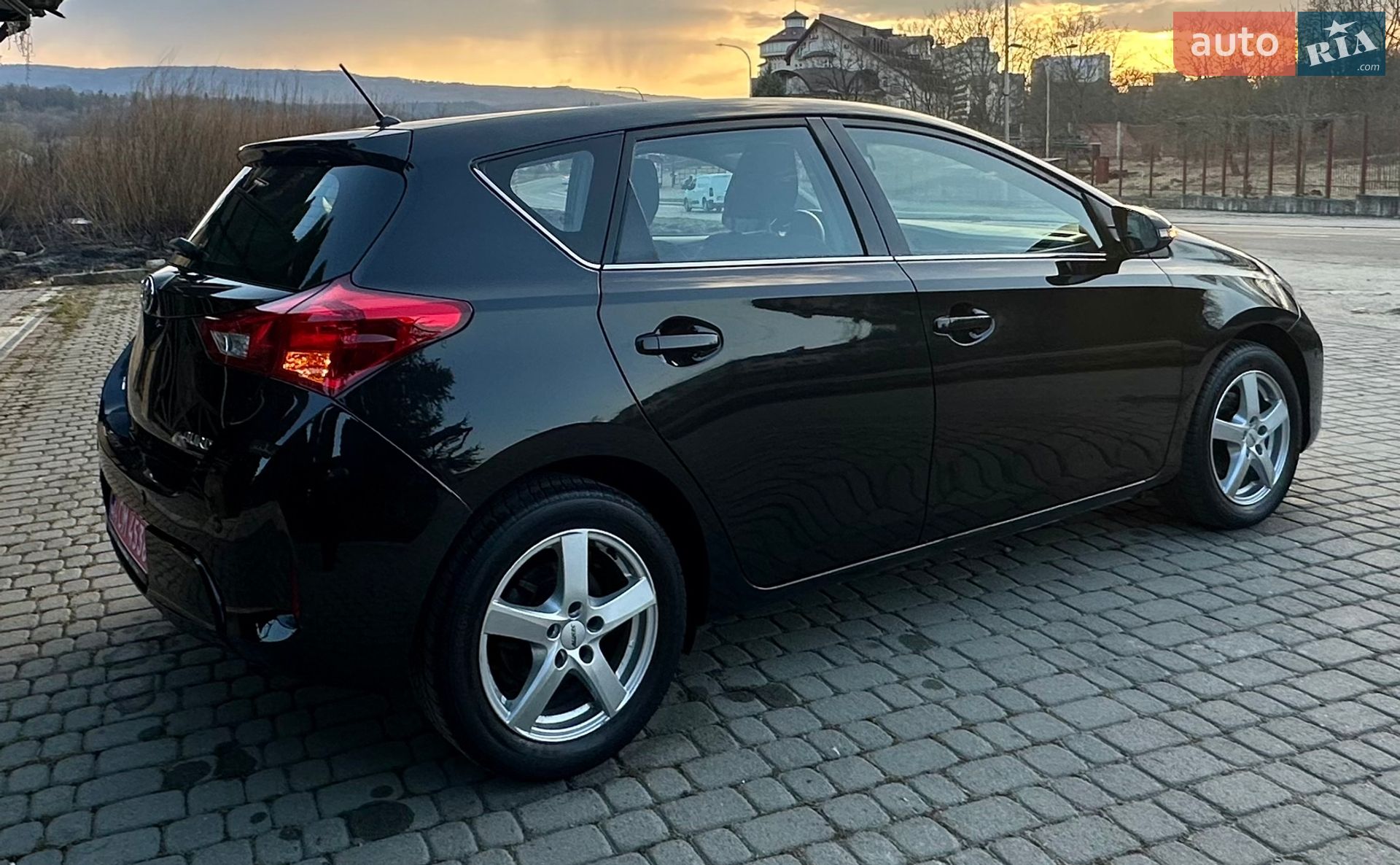 Toyota Auris 2014 VIN SB1KN3JE10E008931 фото оголошення 11 з 35