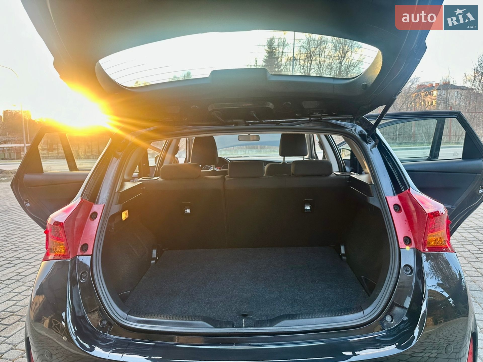 Toyota Auris 2014 VIN SB1KN3JE10E008931 фото оголошення 25 з 35