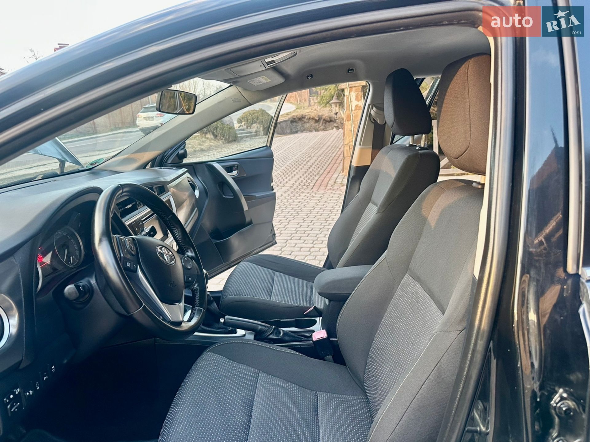 Toyota Auris 2014 VIN SB1KN3JE10E008931 фото оголошення 28 з 35