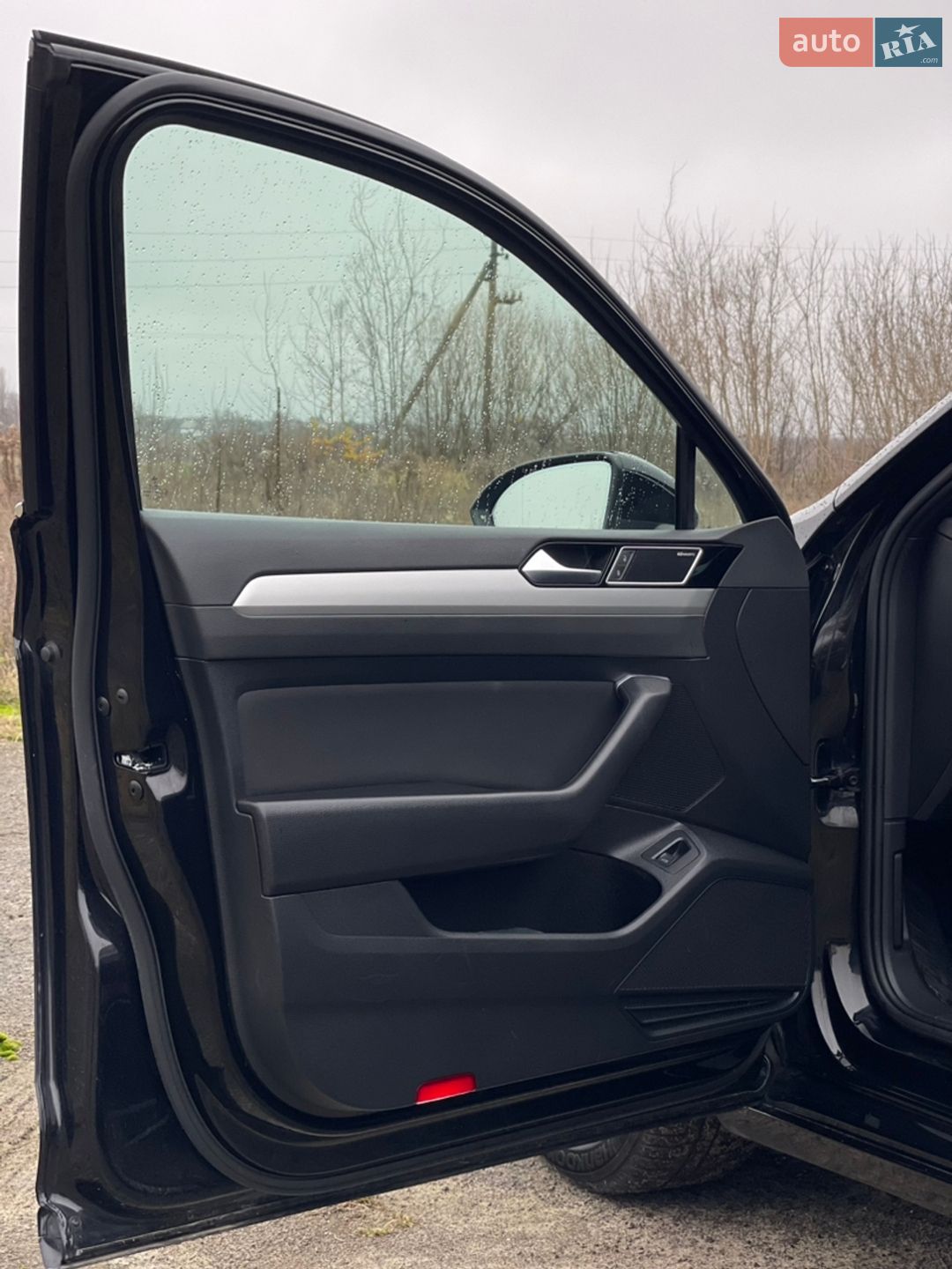 Volkswagen Passat 2019 VIN WVWZZZ3CZKE040526 фото оголошення 14 з 137