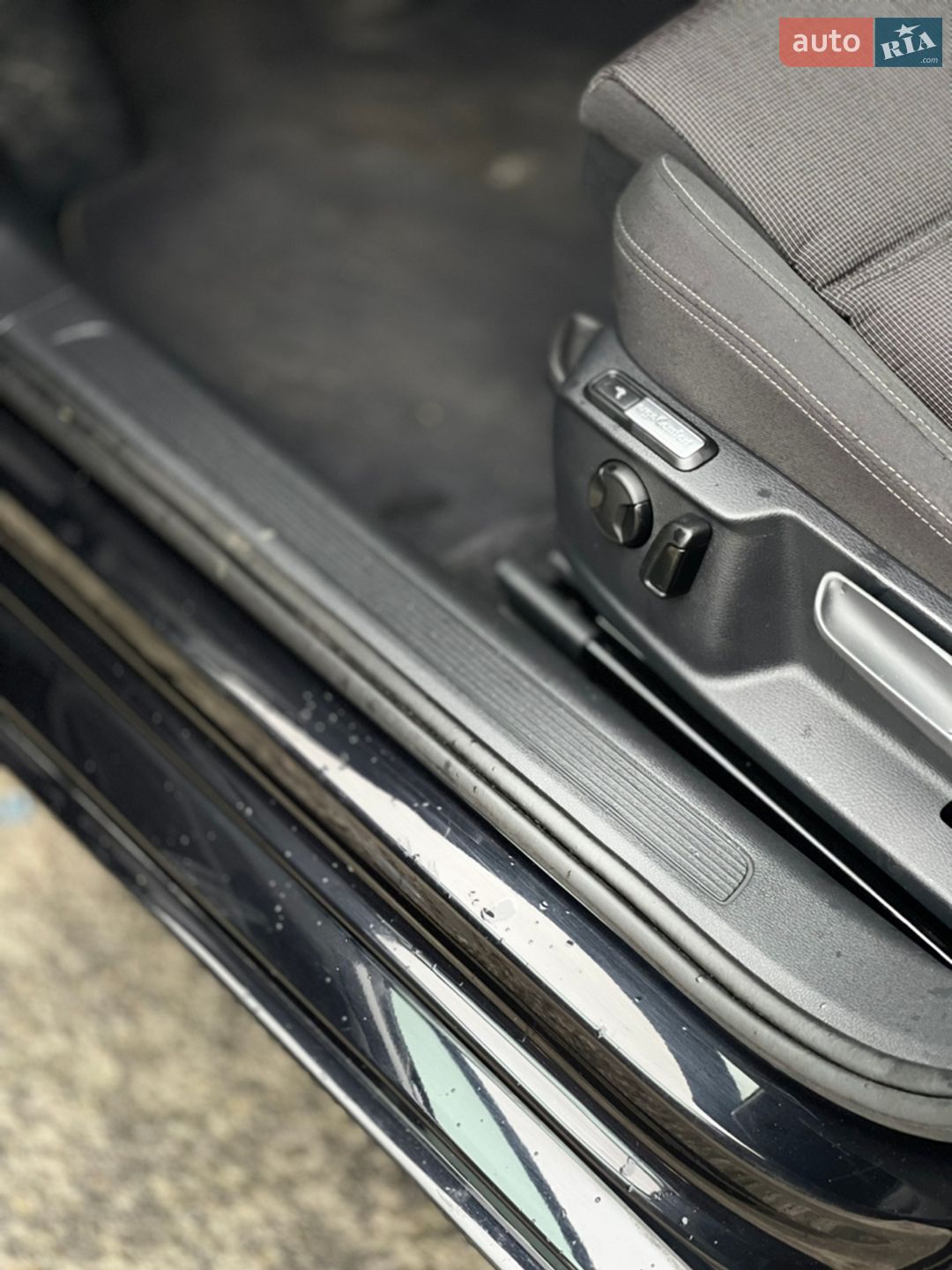 Volkswagen Passat 2019 VIN WVWZZZ3CZKE040526 фото оголошення 16 з 137