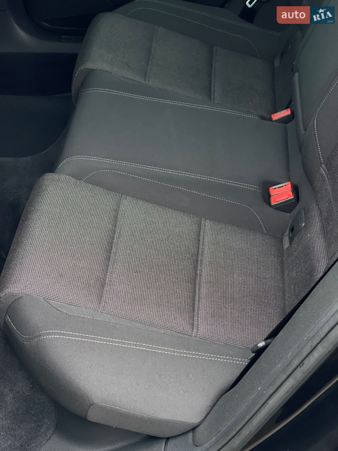 Volkswagen Passat 2019 VIN WVWZZZ3CZKE040526 фото оголошення 24 з 137